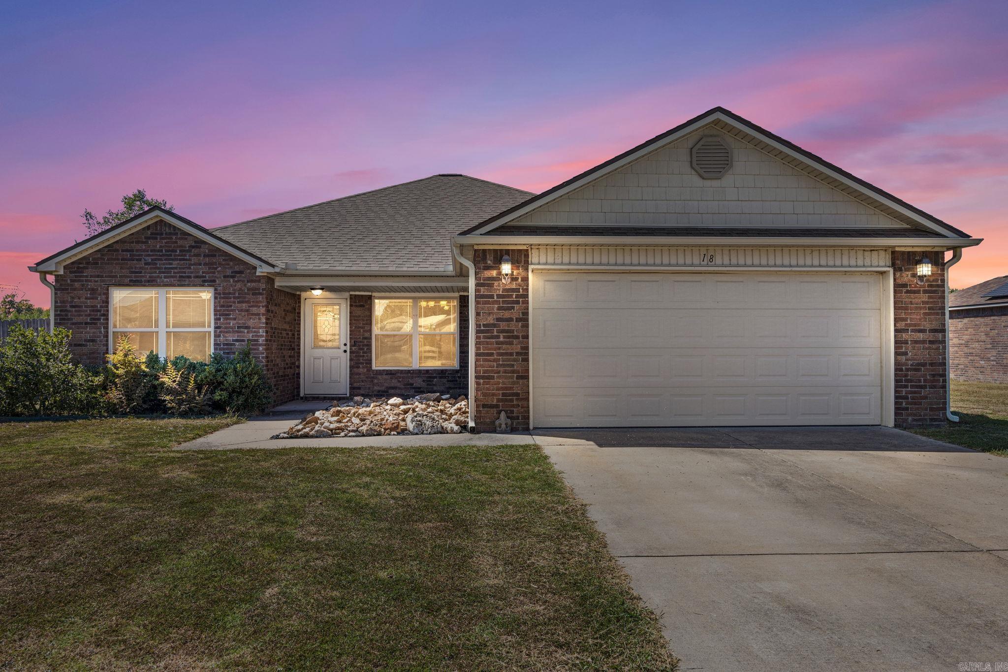 18 Heelstone Drive — photo 2