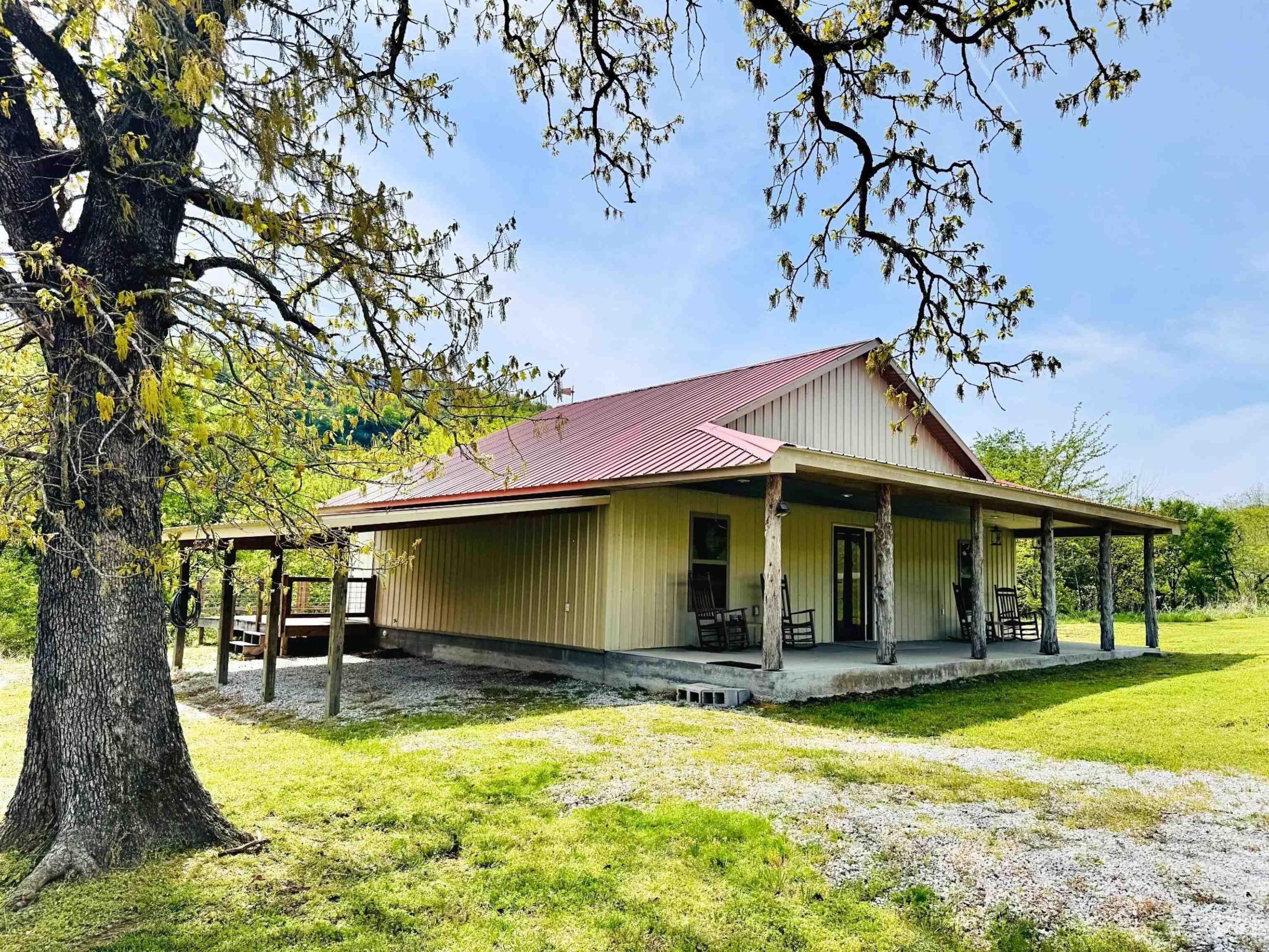 950  Cool Water Retreat  Mountain View, AR