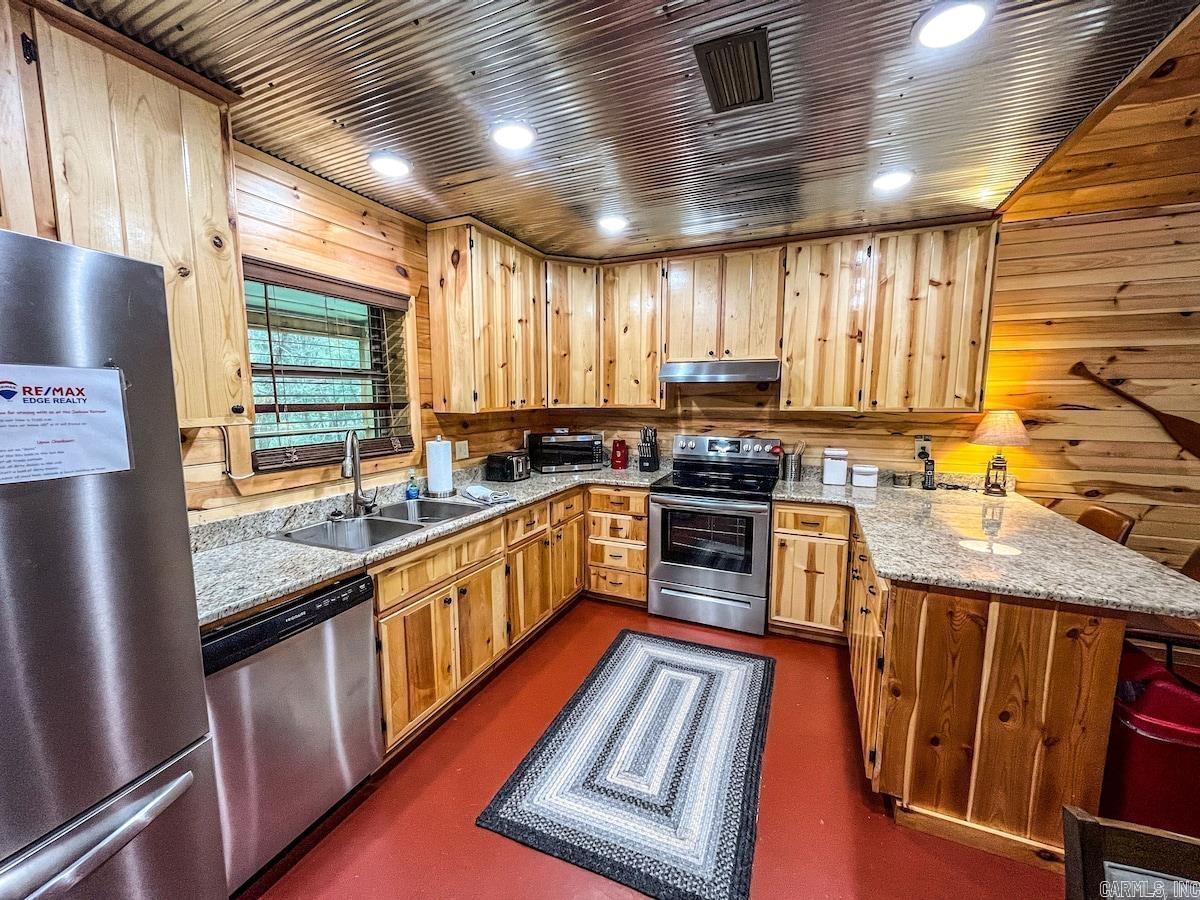 950 Cool Water Retreat  Mountain View, AR