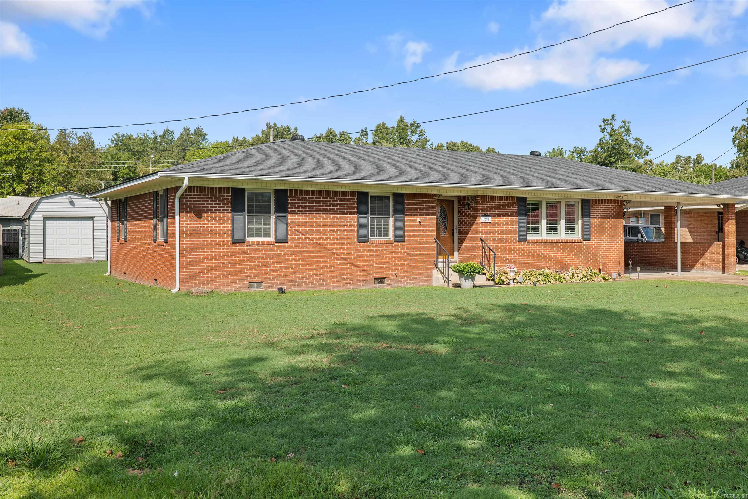 120 NE Brewer Dr  Walnut Ridge, AR