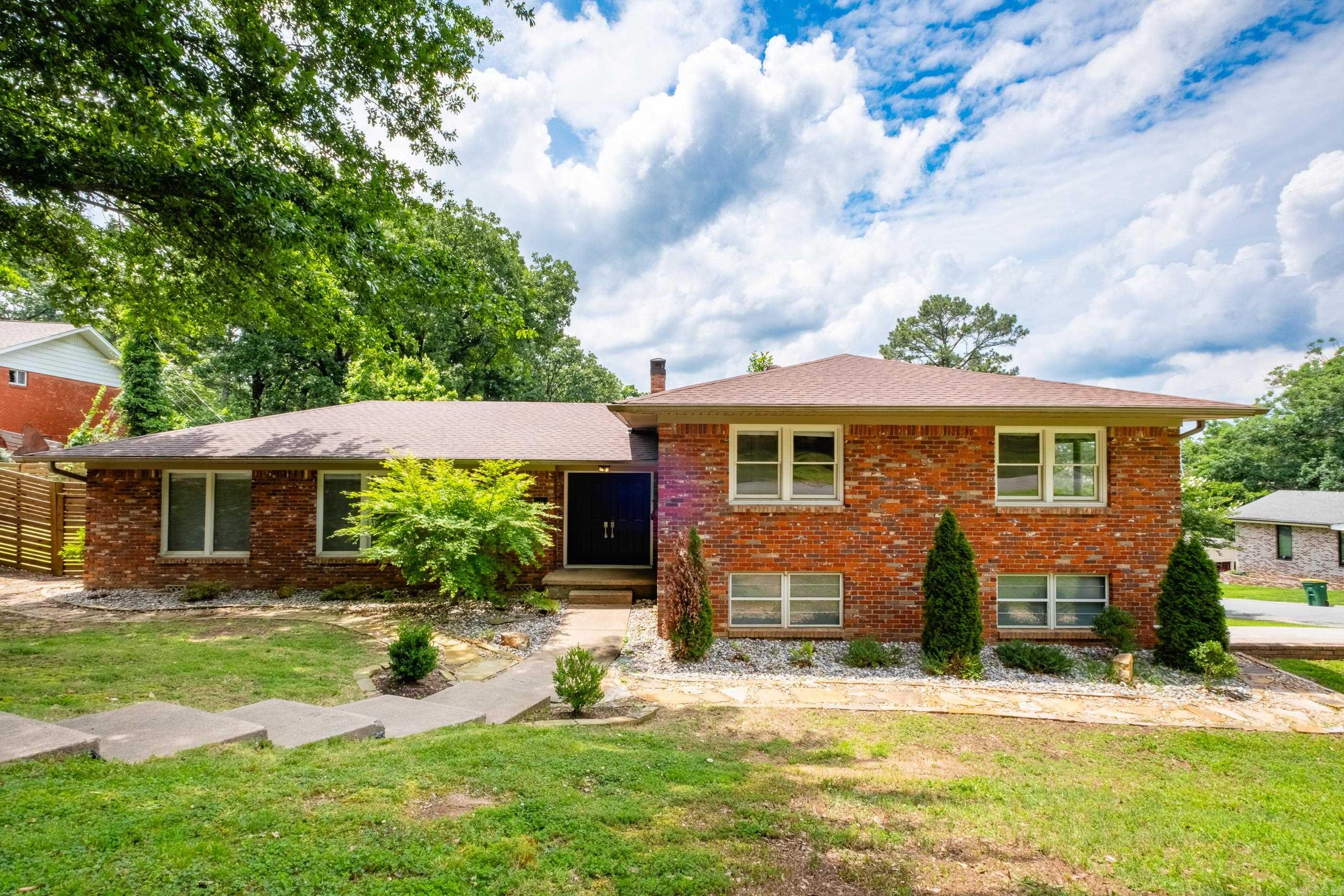 316 N Plaza Drive — exterior