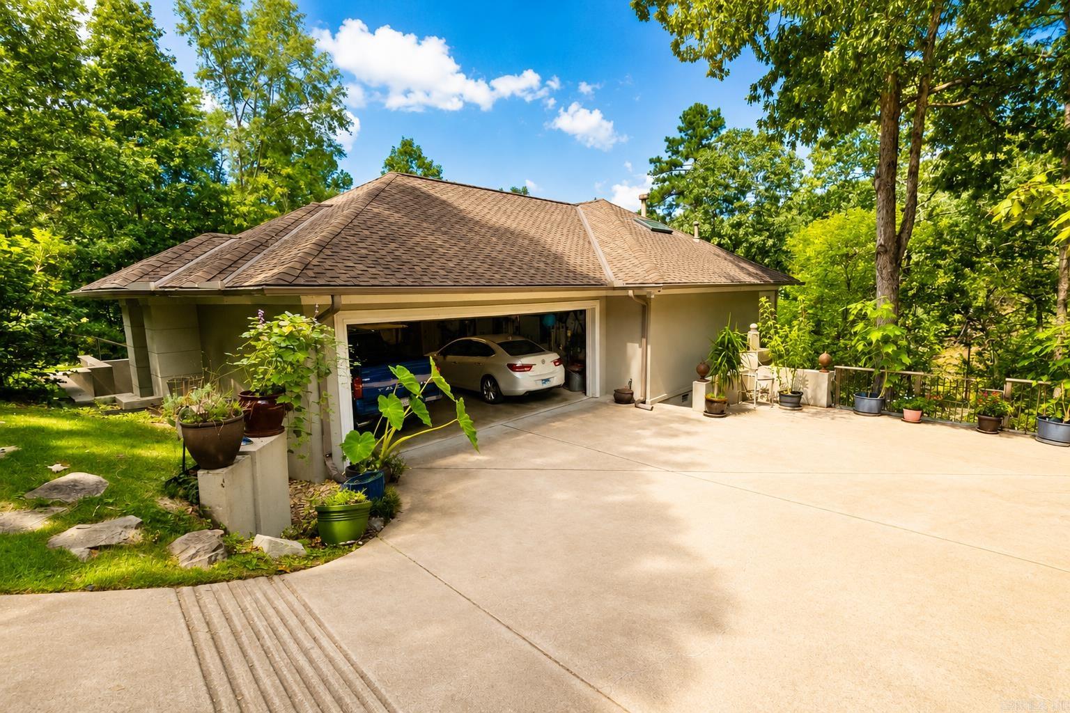15 Ridgeview Court Little Rock, AR 72227