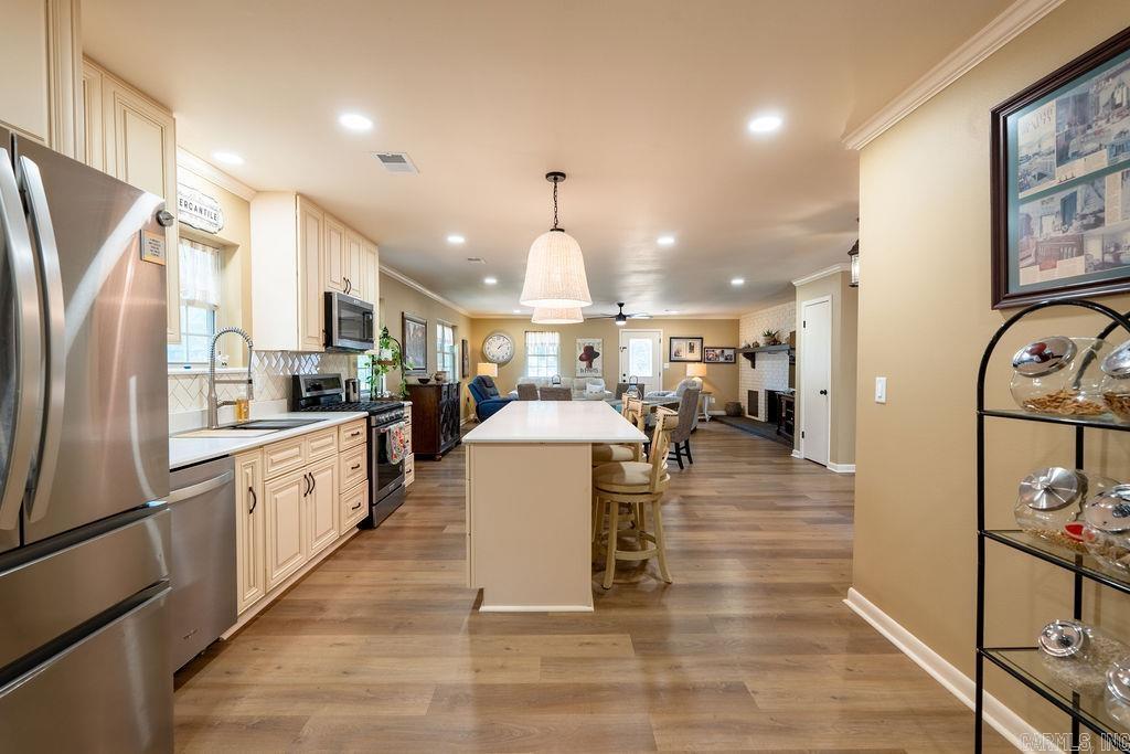 205 Clubhouse Dr.  Bald Knob, AR