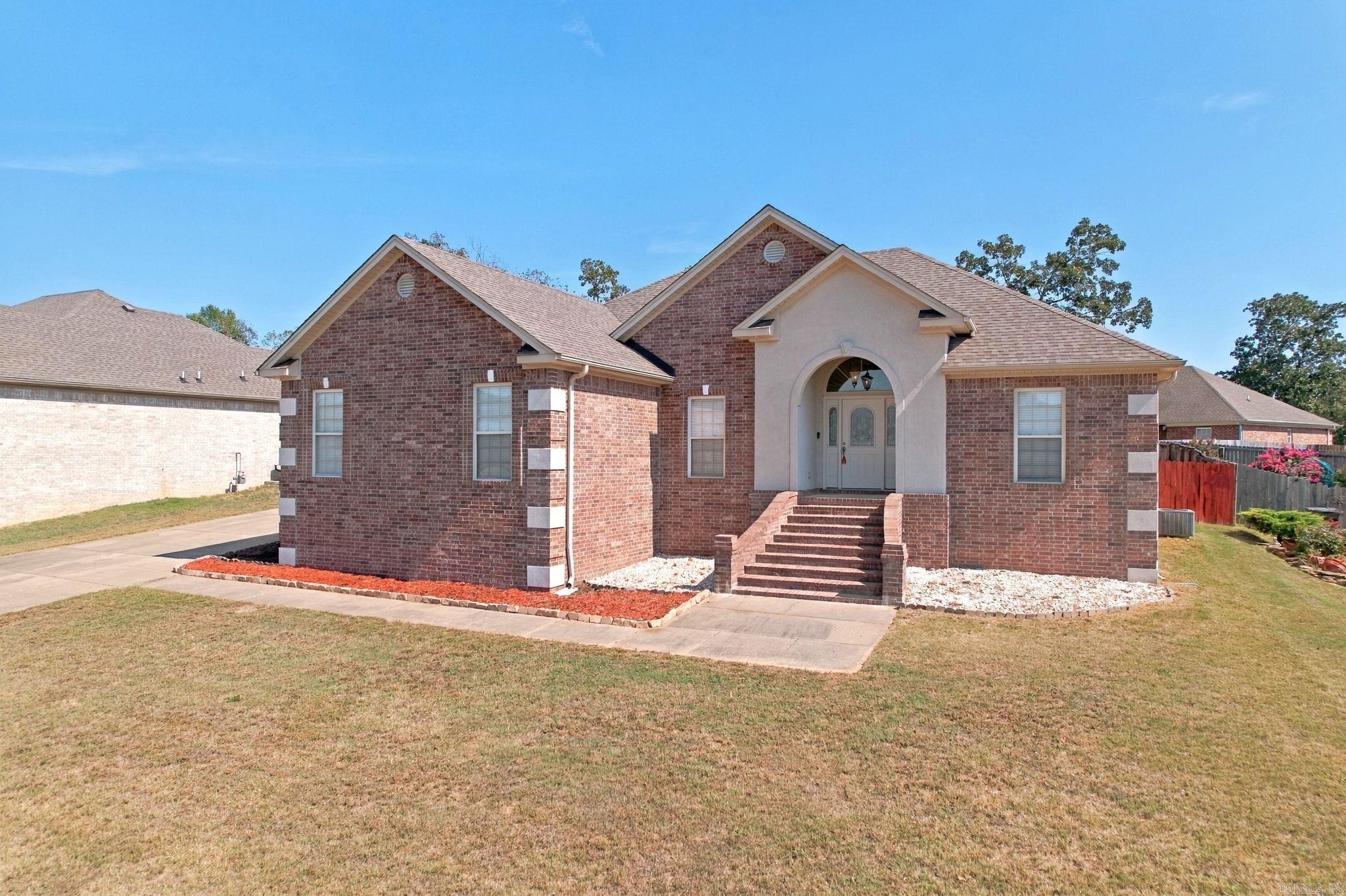 1605 Lost Creek Drive — exterior