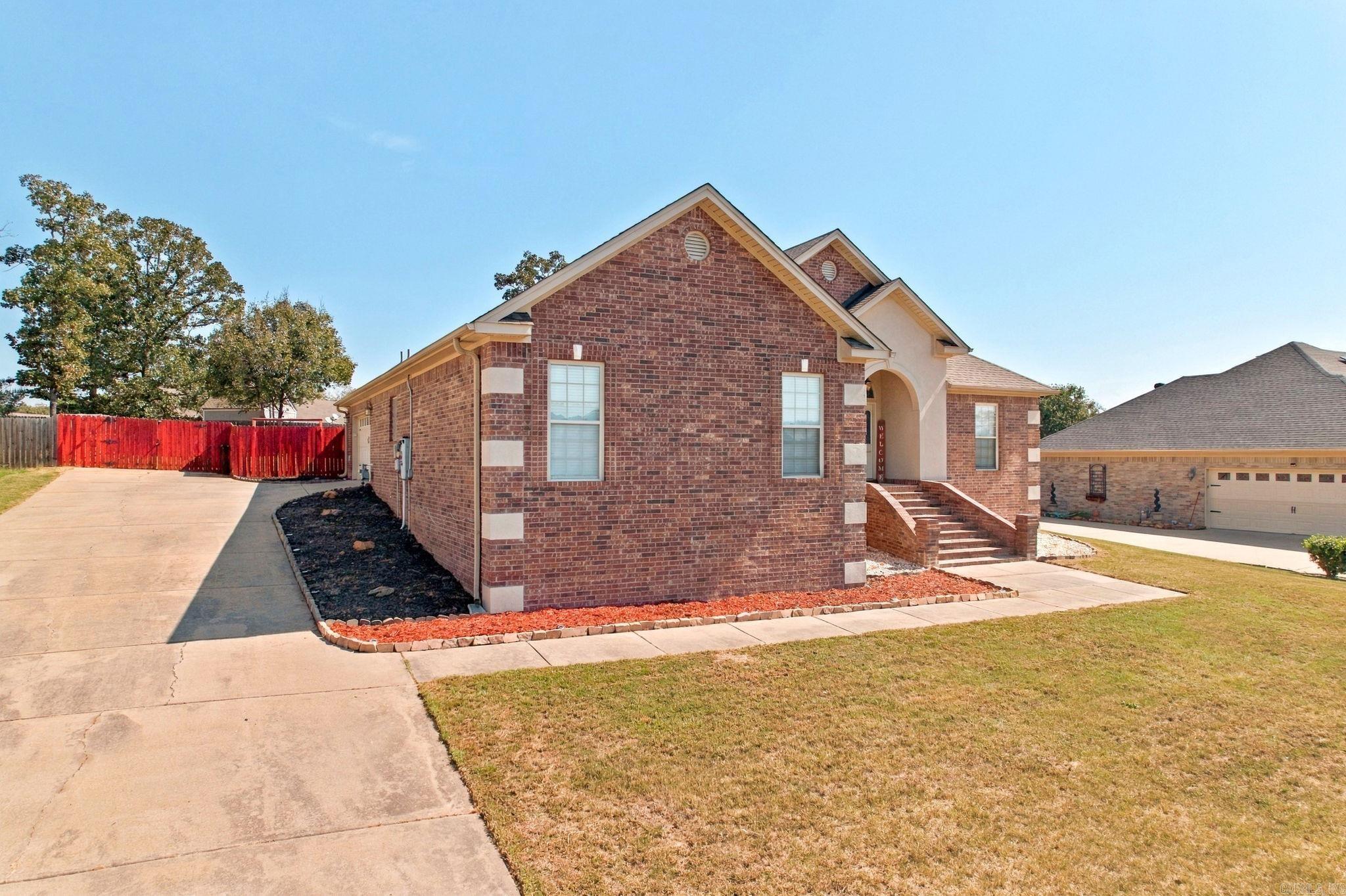 1605 Lost Creek Drive — photo 3