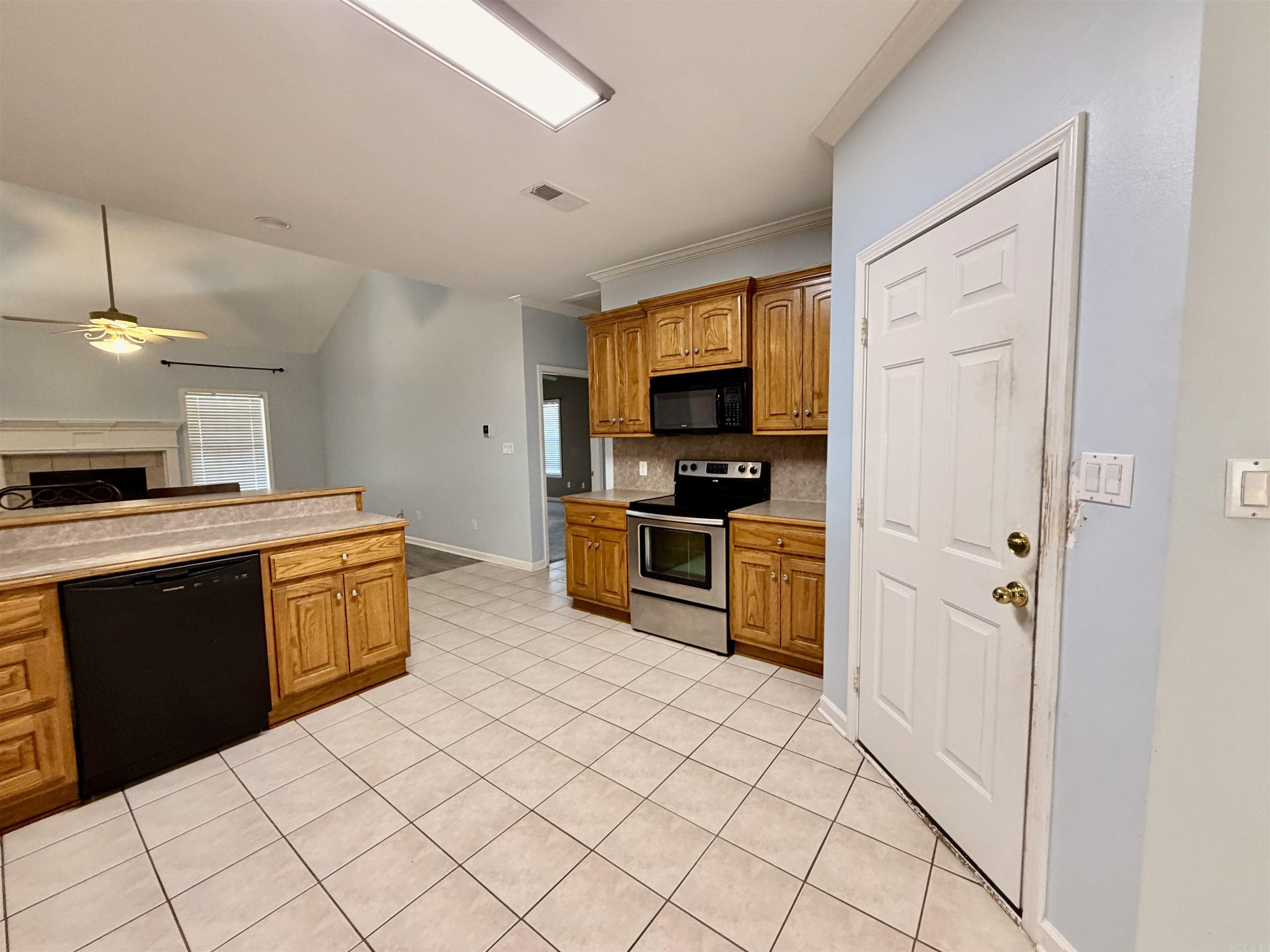 907 W Palm  Lonoke, AR