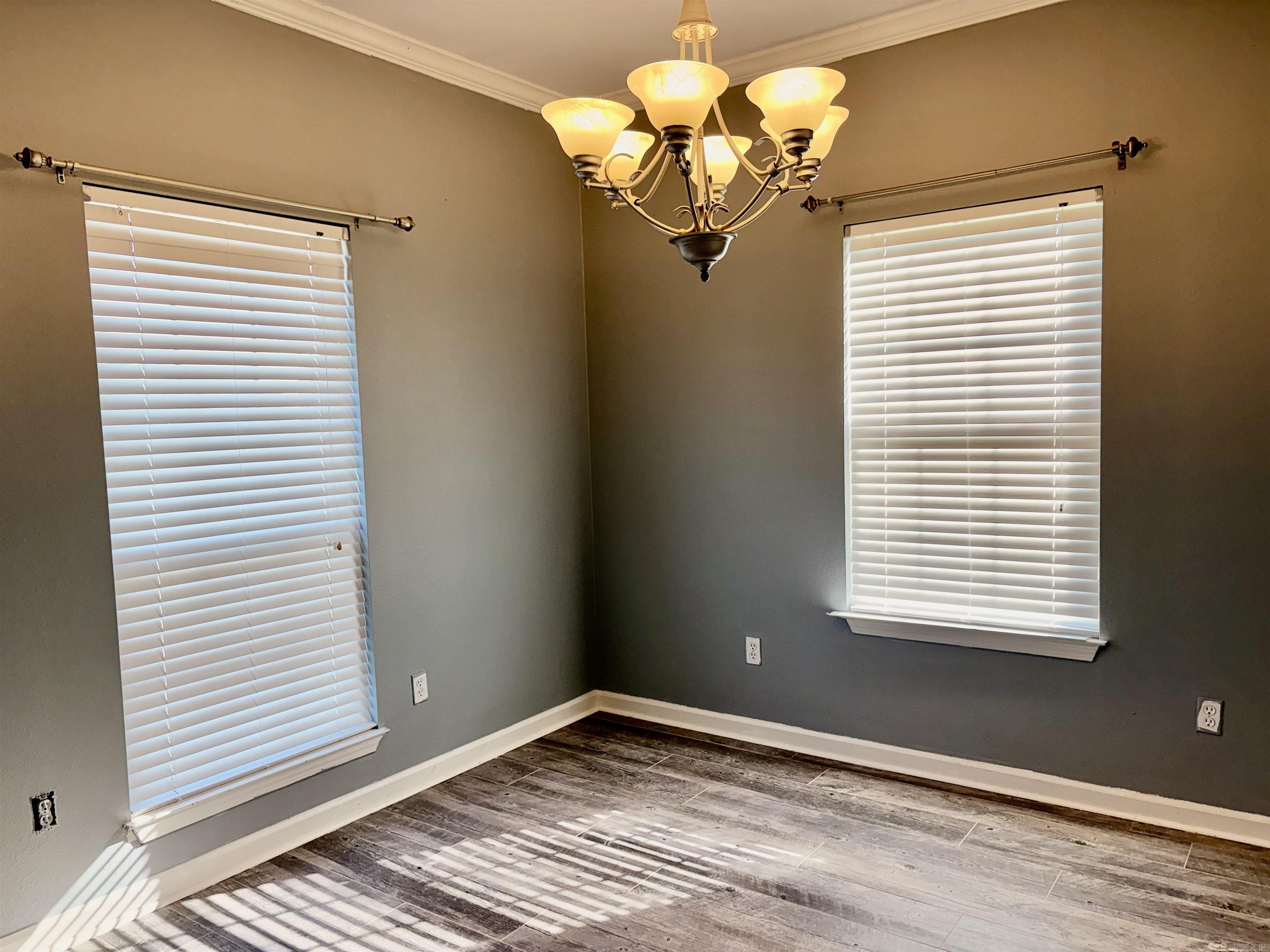 907 W Palm  Lonoke, AR