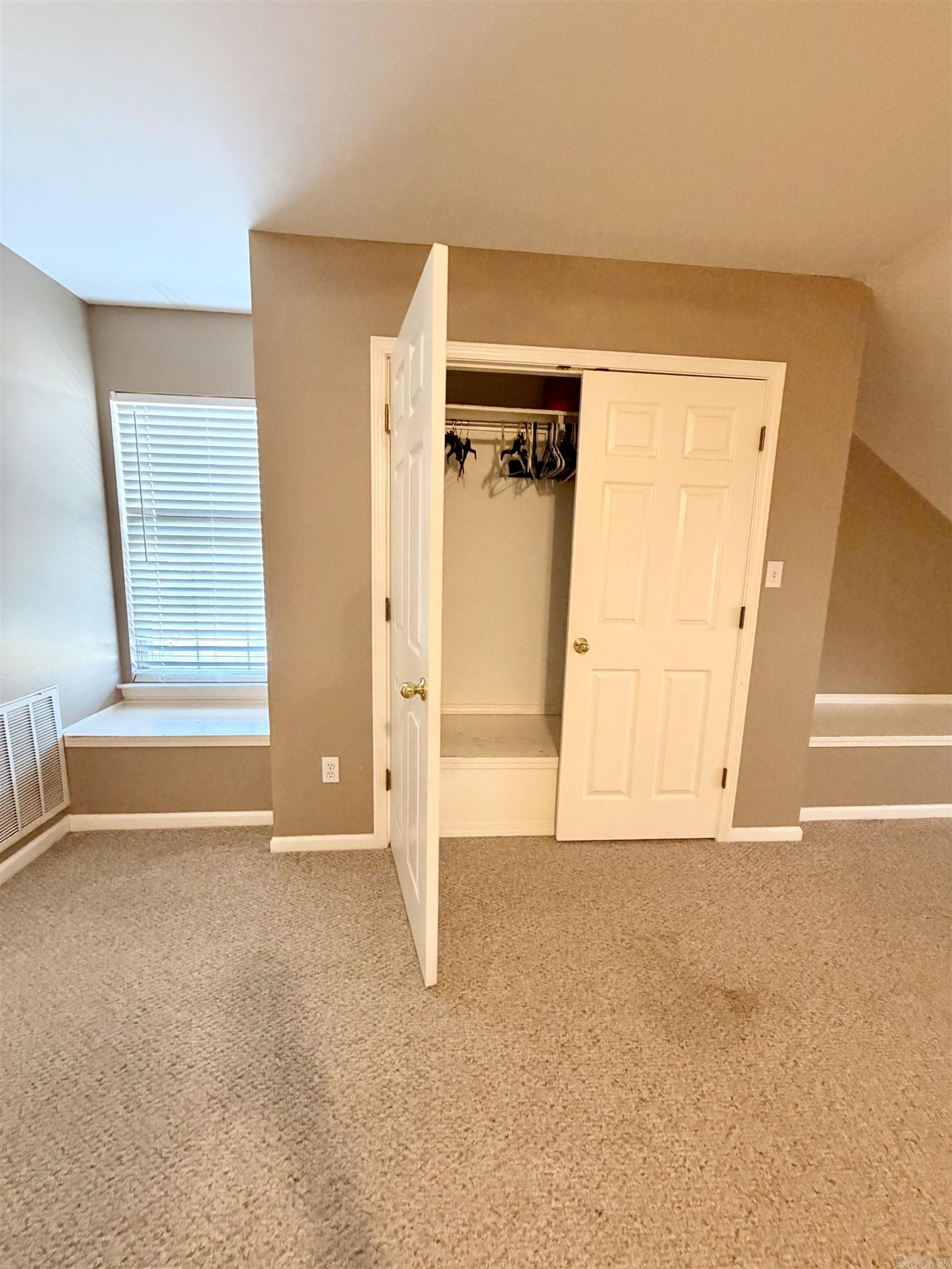 907 W Palm  Lonoke, AR