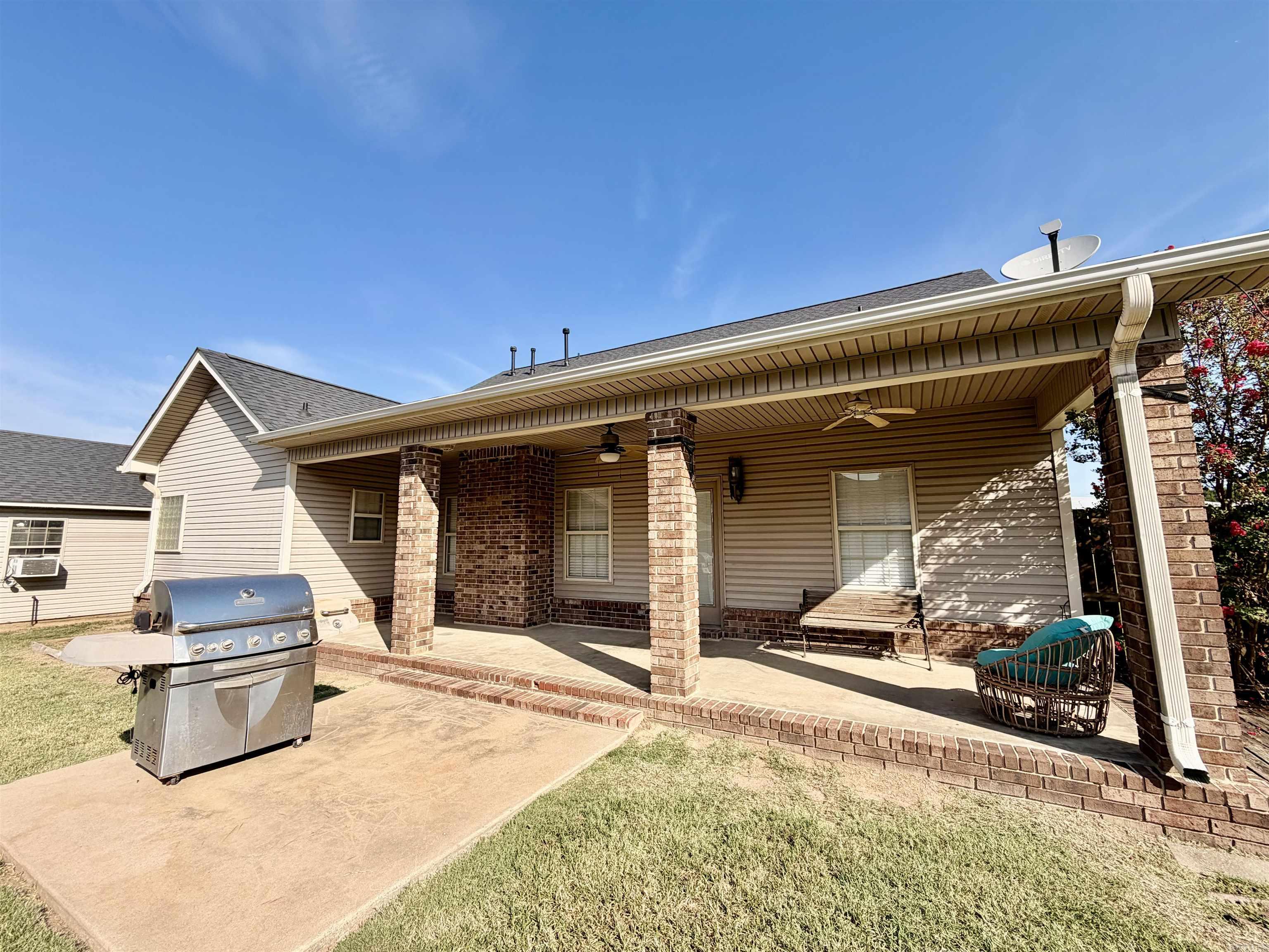 907 W Palm  Lonoke, AR