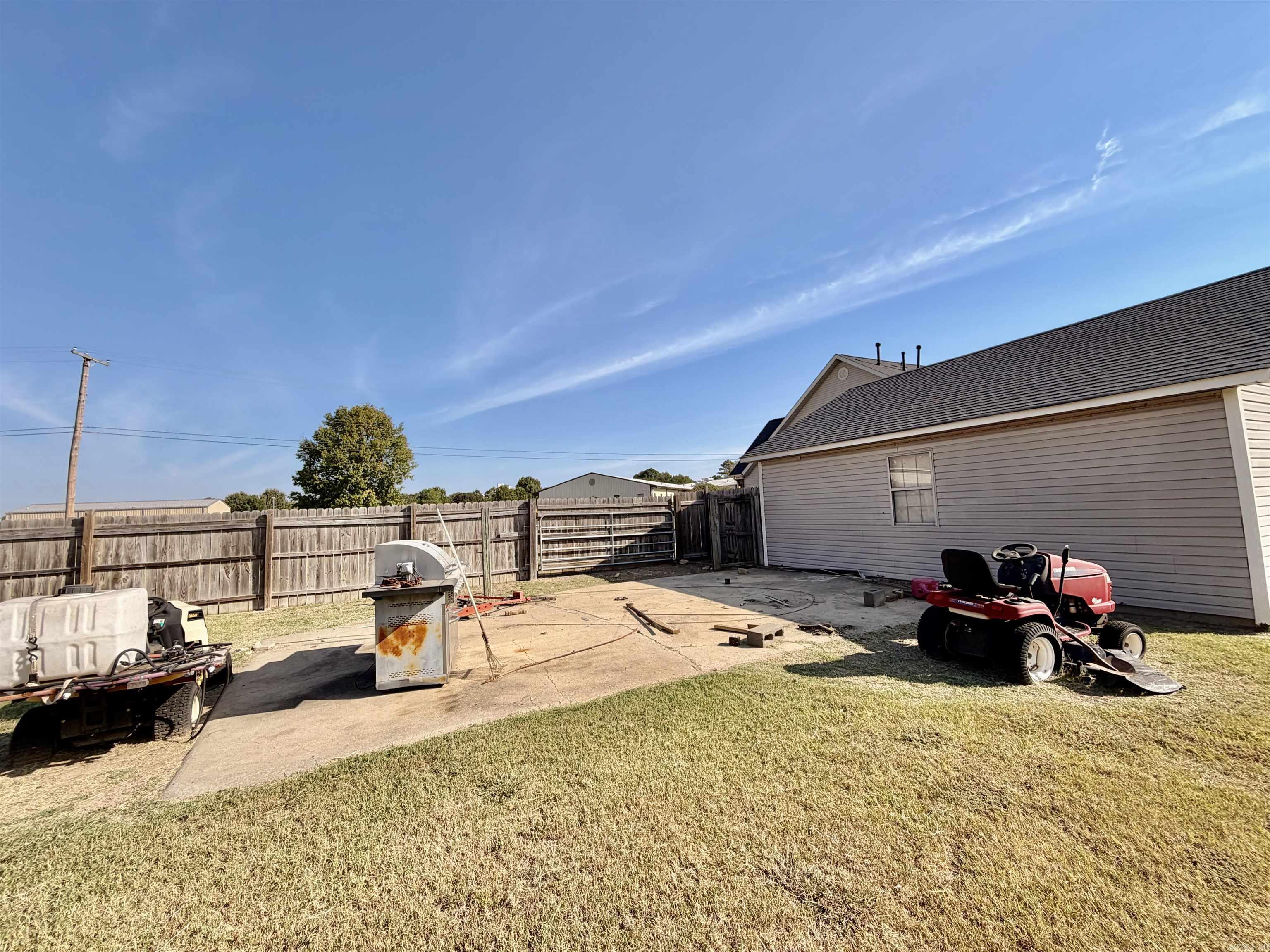 907 W Palm  Lonoke, AR