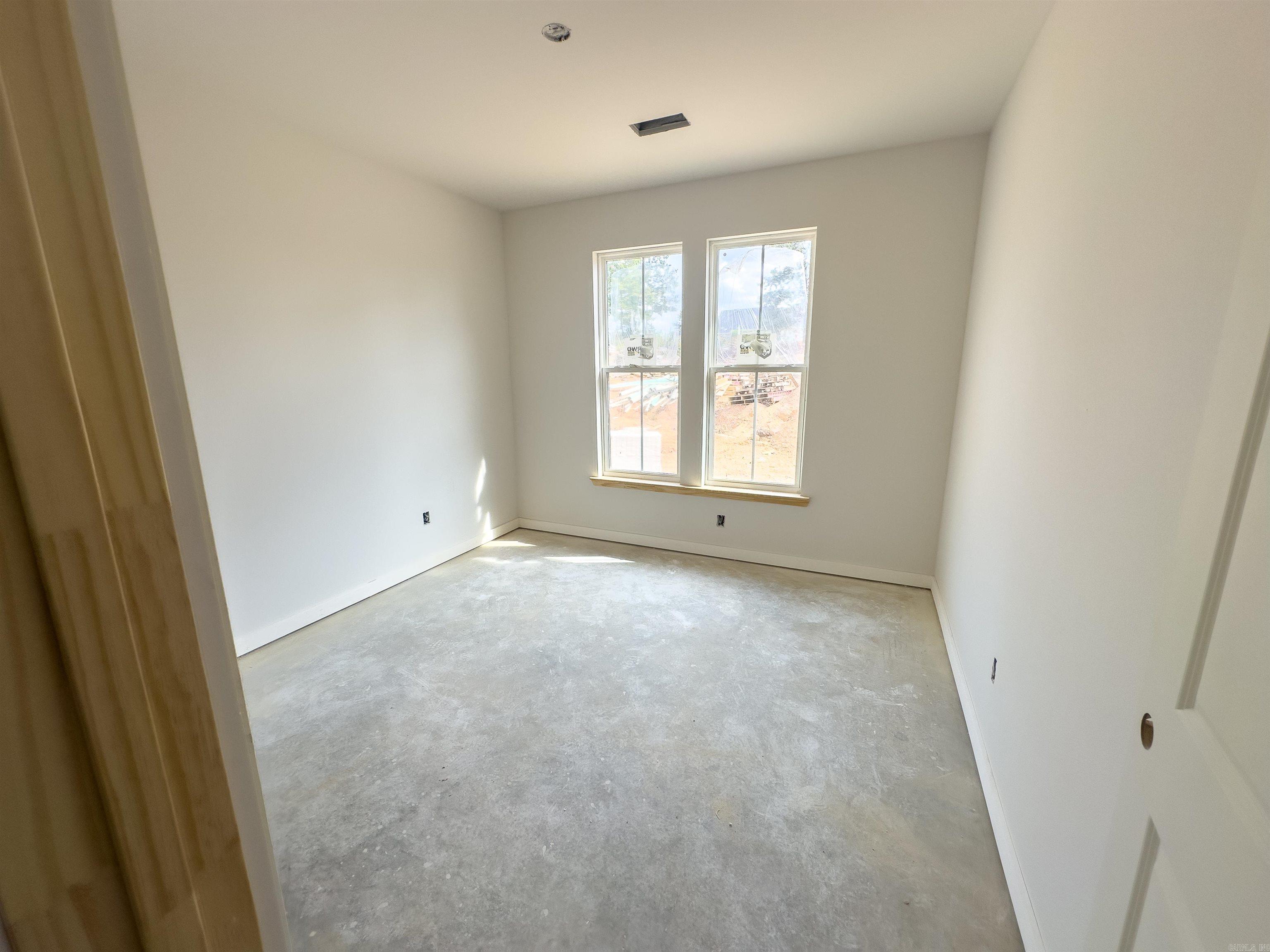 1049 Creekwood Cir Bauxite, AR 72011