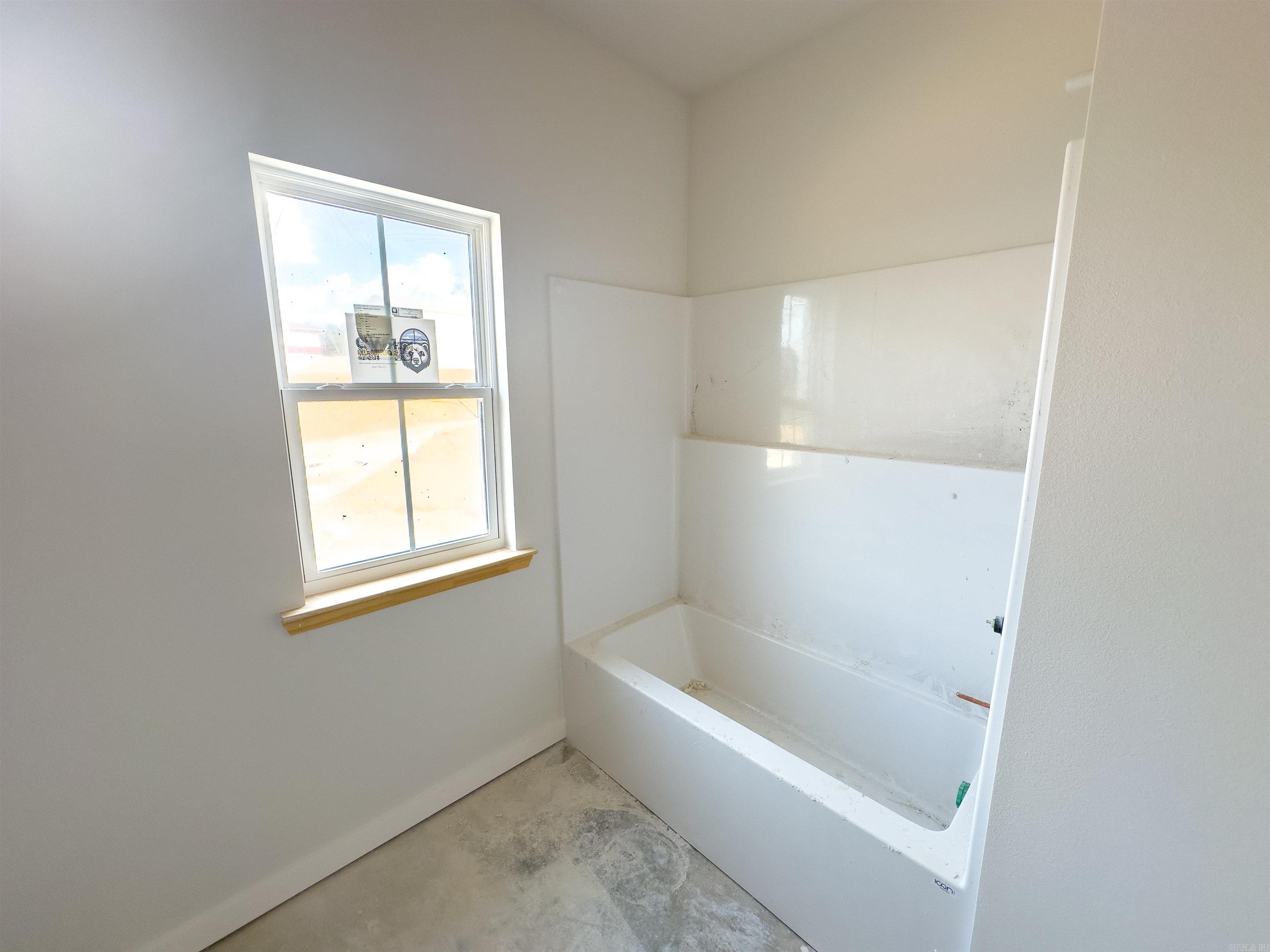1049 Creekwood Cir Bauxite, AR 72011