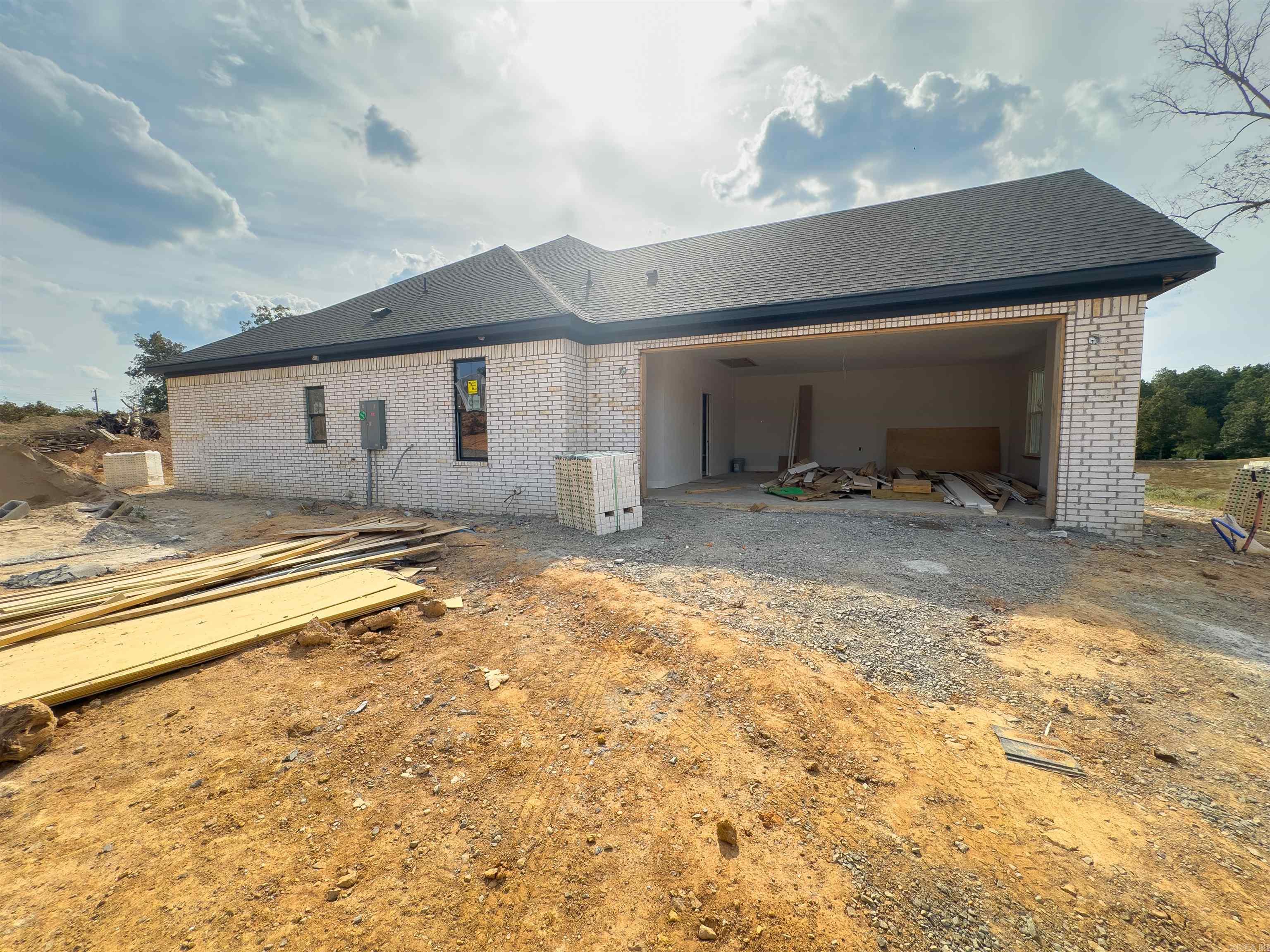 1049 Creekwood Cir — photo 3