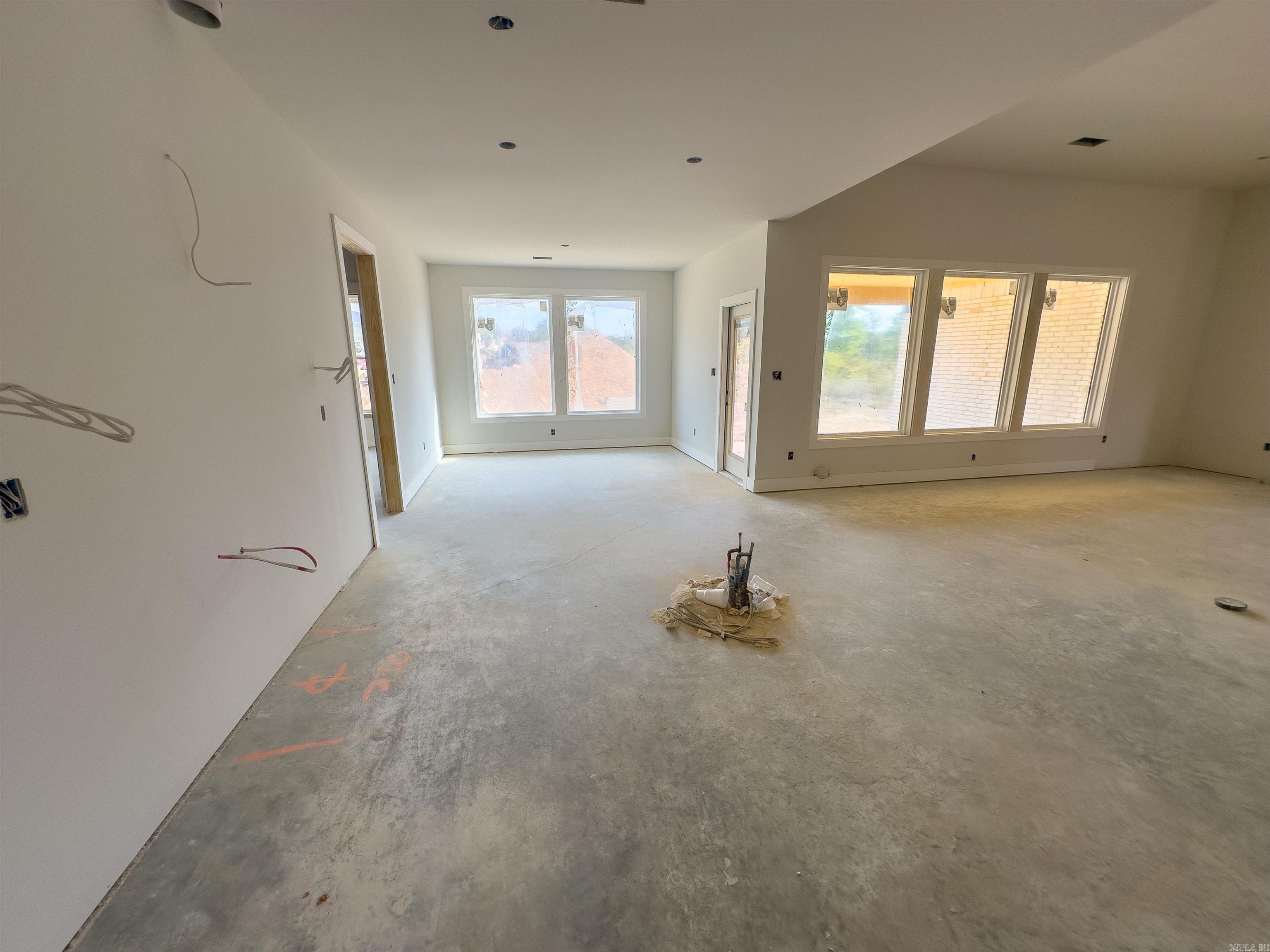 1049 Creekwood Cir Bauxite, AR 72011