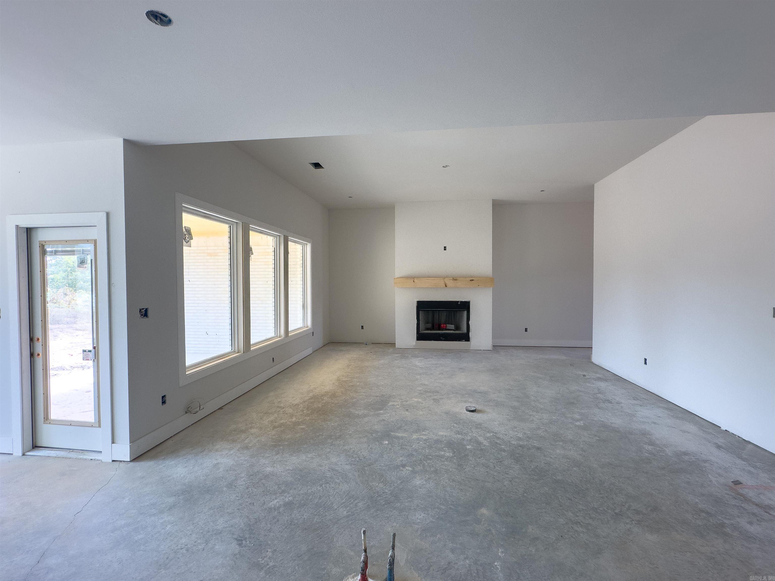 1049 Creekwood Cir Bauxite, AR 72011