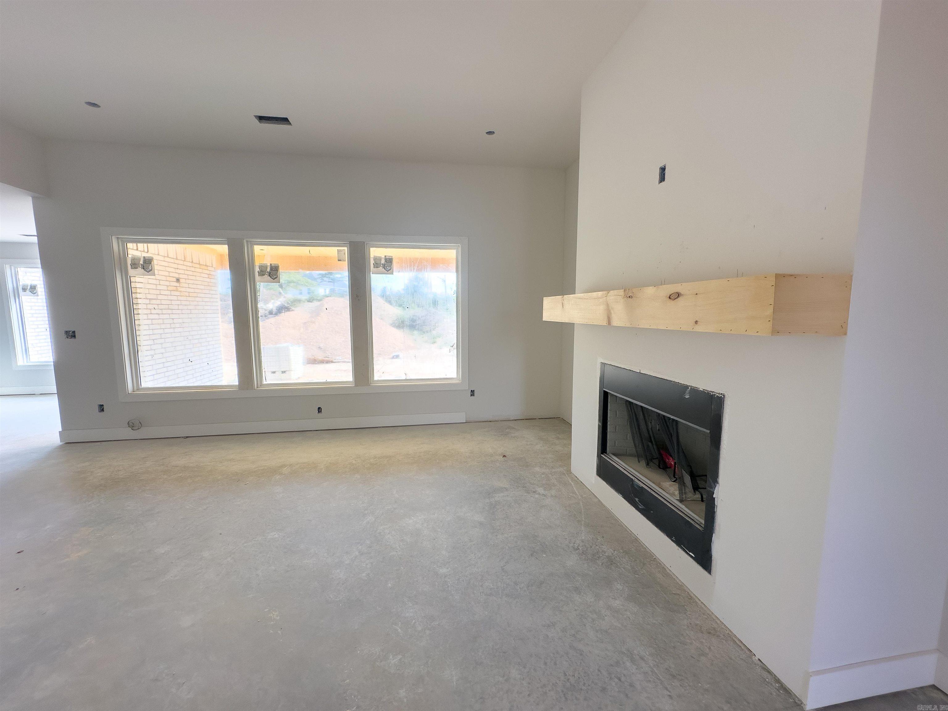 1049 Creekwood Cir Bauxite, AR 72011