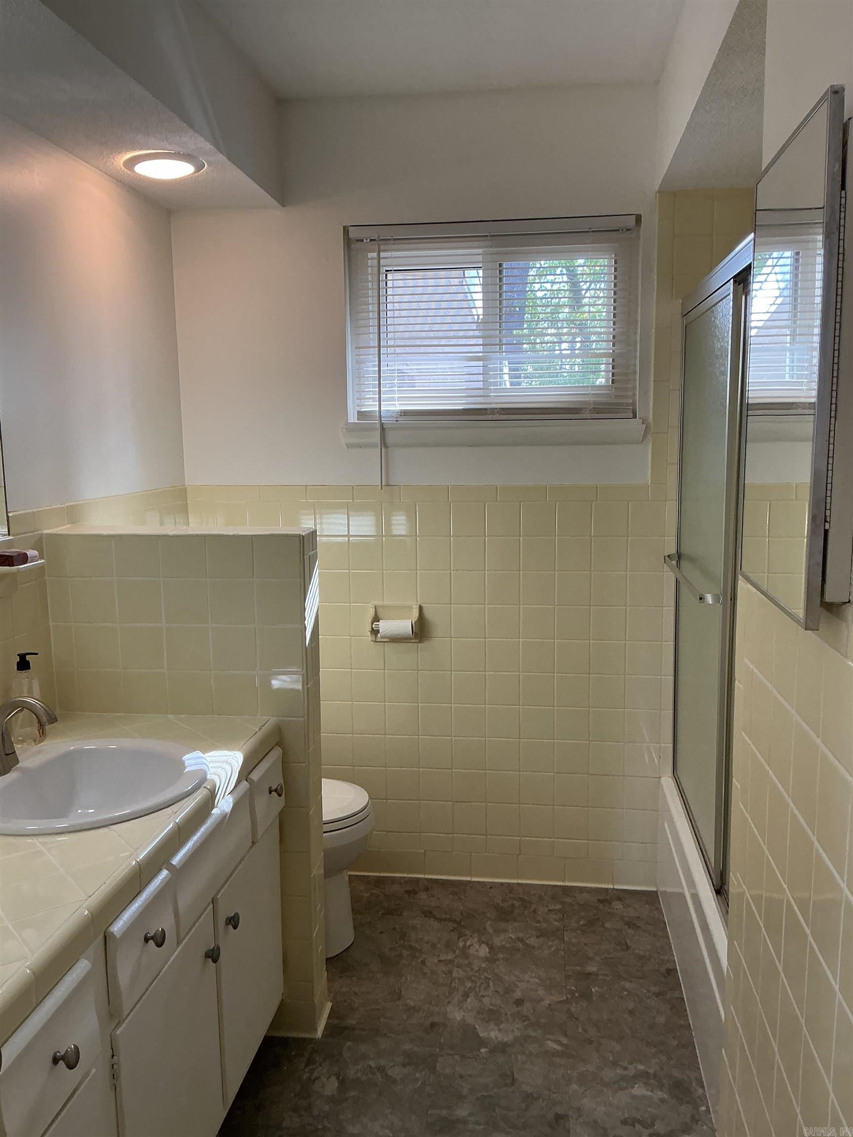 25 Su  Mountain Home, AR