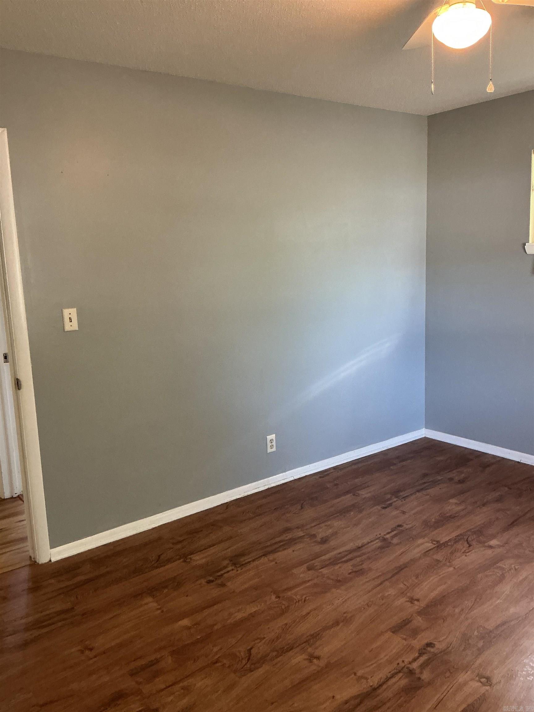 25 Su  Mountain Home, AR