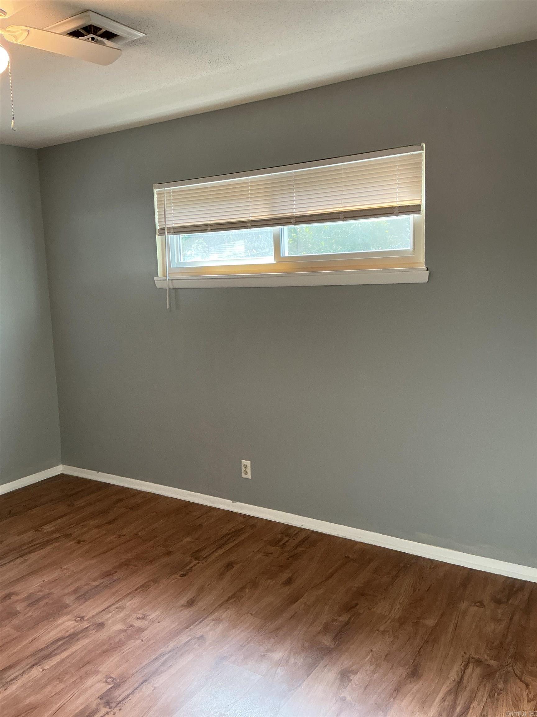 25 Su  Mountain Home, AR