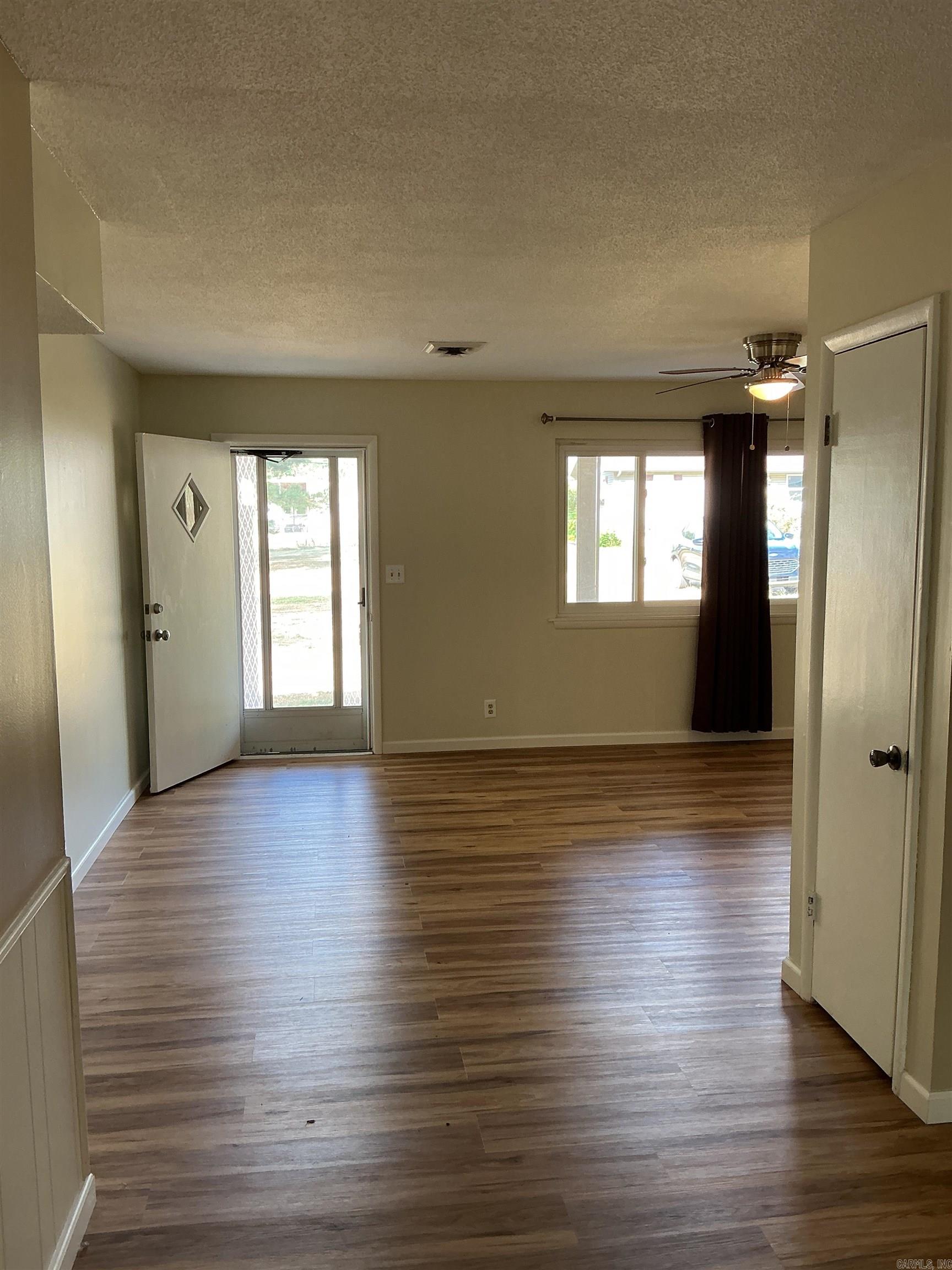 25 Su  Mountain Home, AR