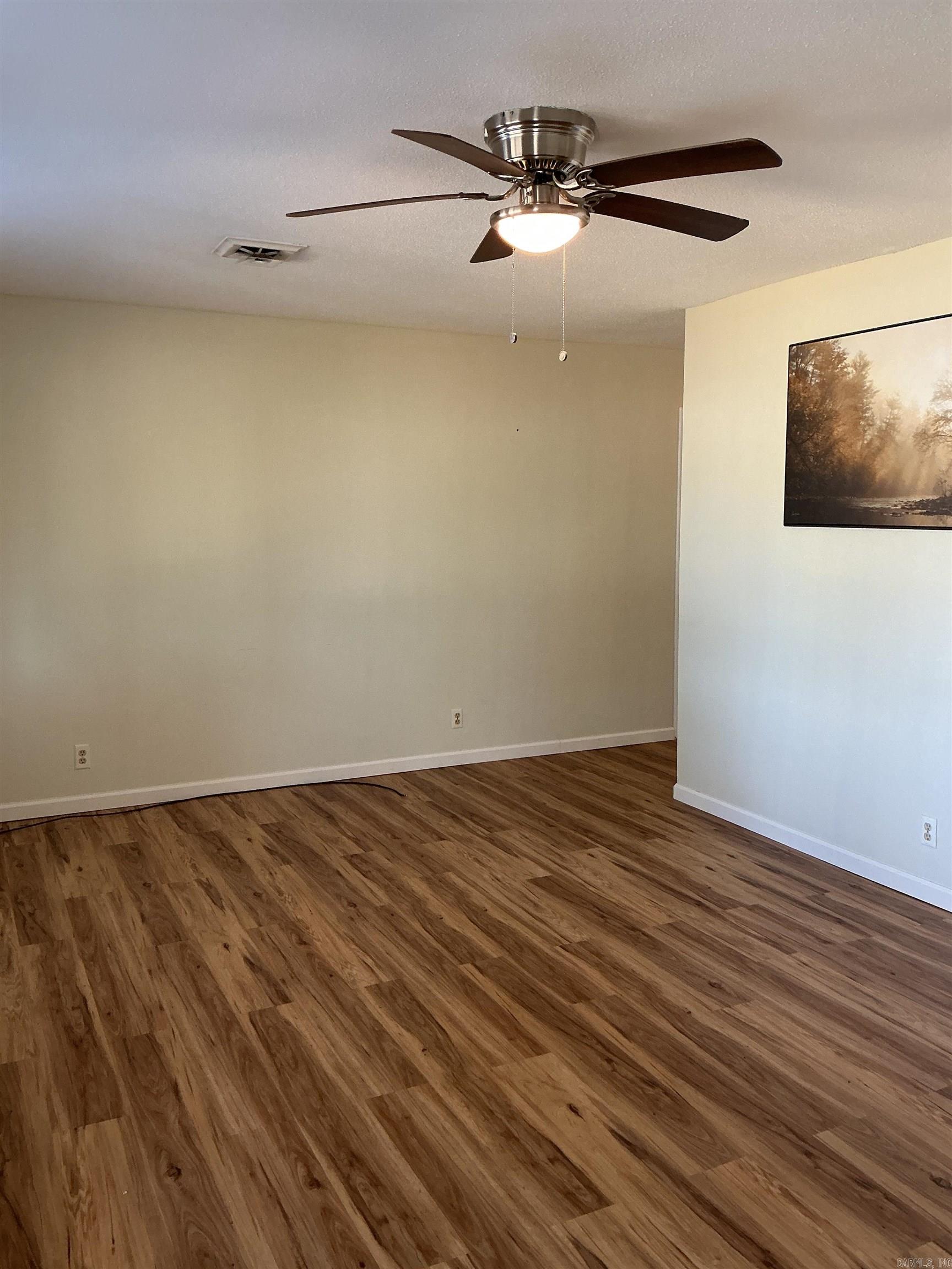 25 Su  Mountain Home, AR