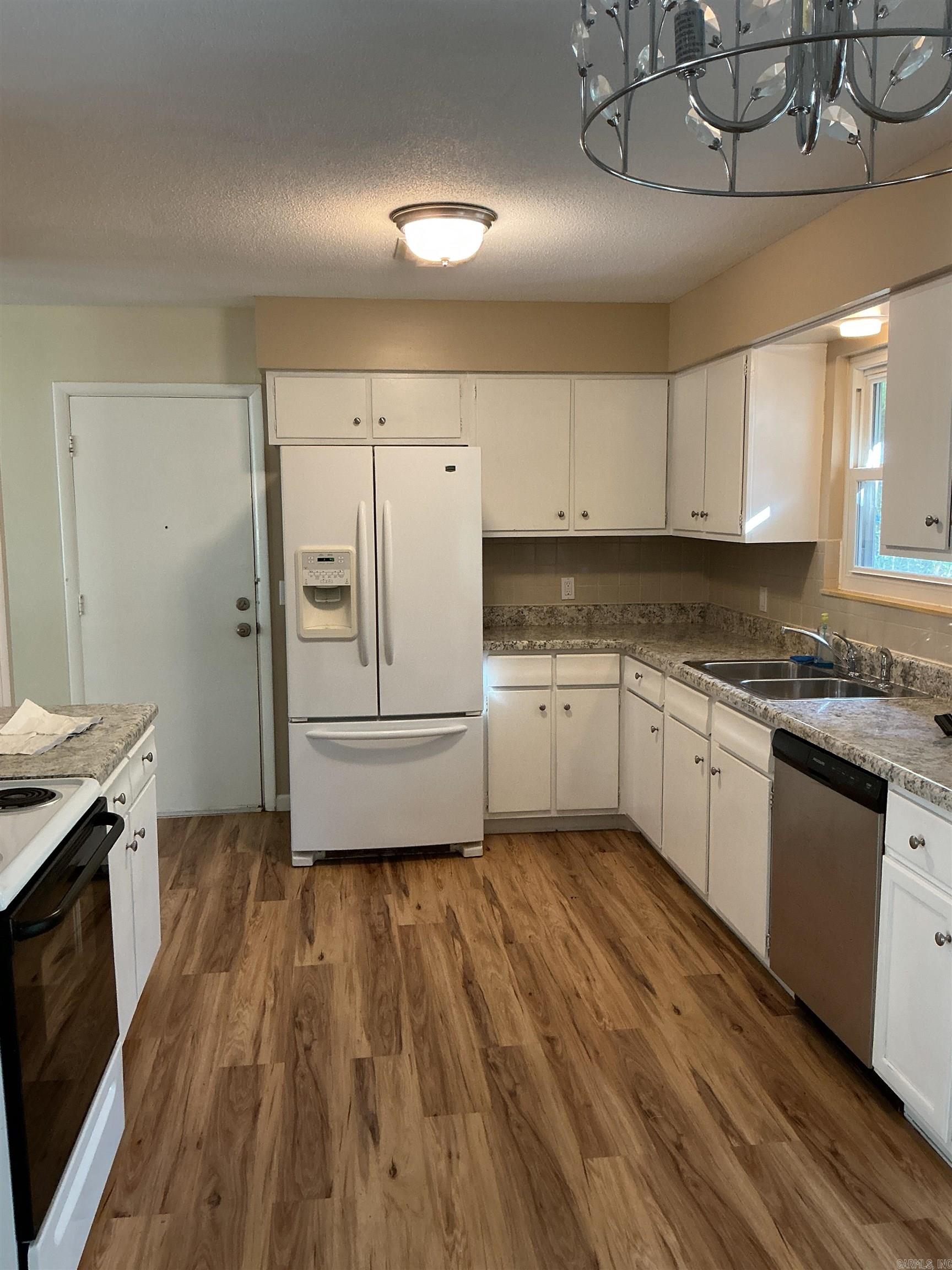 25 Su  Mountain Home, AR