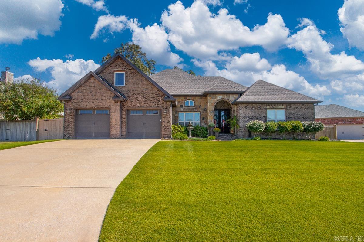 124 Lake Valley Dr — exterior