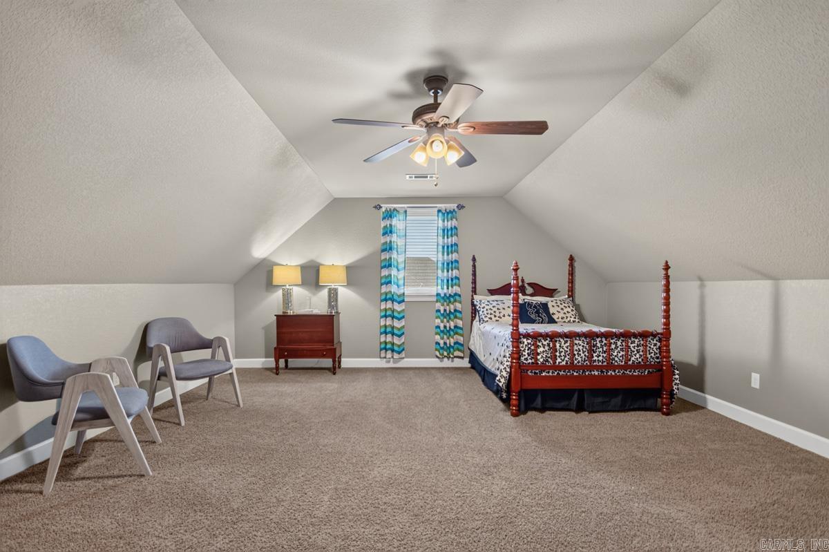 124 Lake Valley Dr Maumelle, AR 72113