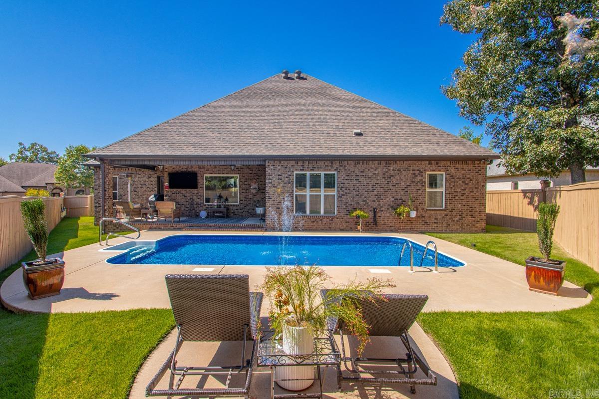124 Lake Valley Dr Maumelle, AR 72113