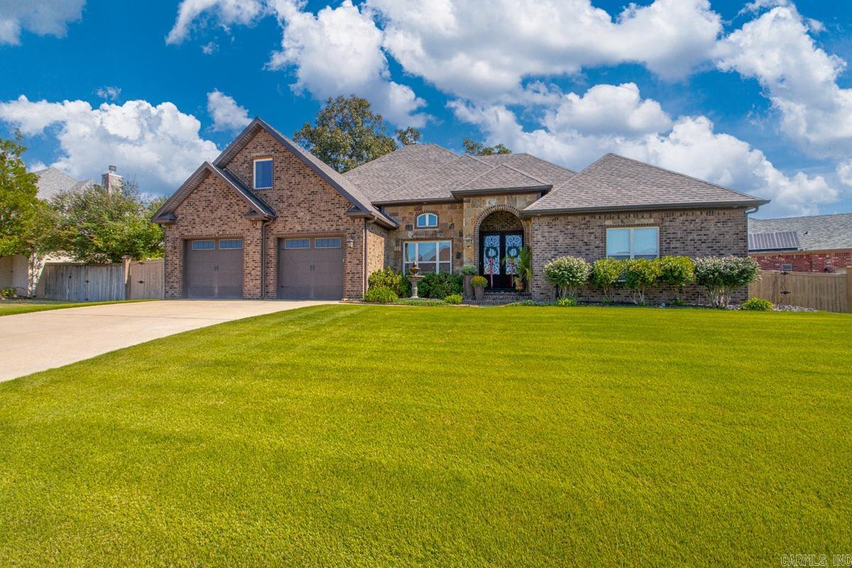 124 Lake Valley Dr Maumelle, AR 72113