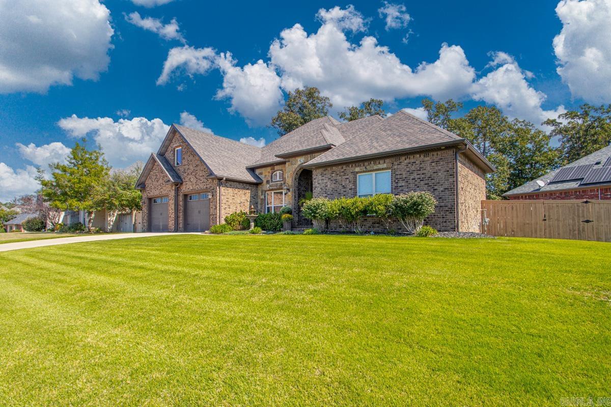 124 Lake Valley Dr Maumelle, AR 72113