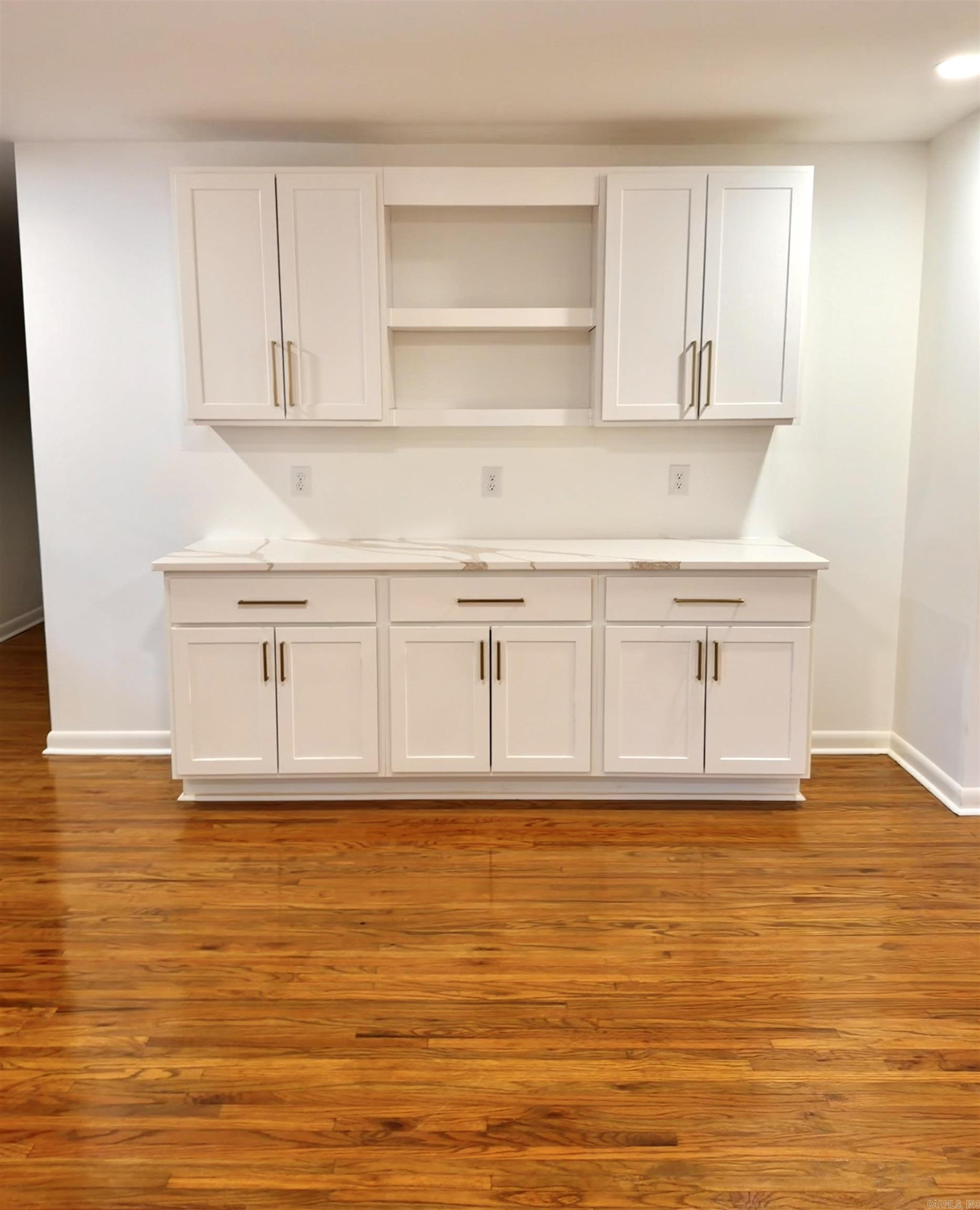 4804 N Locust Street — photo 3