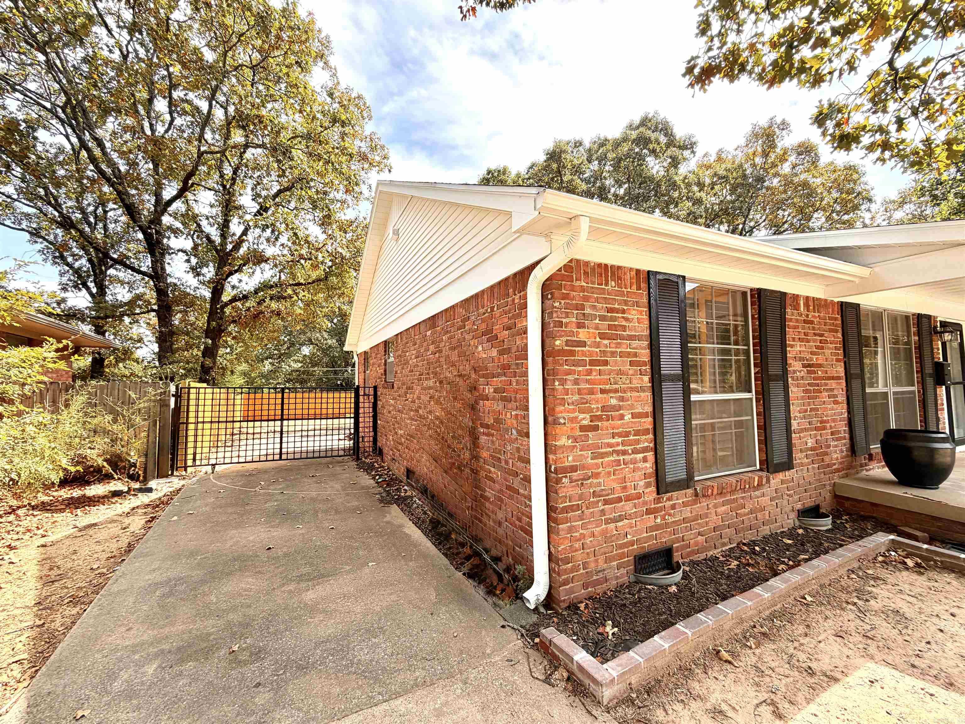 4804 N Locust  North Little Rock, AR