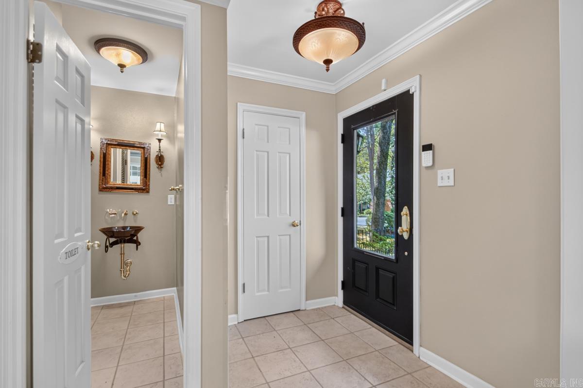 13 Kingsbridge Way — photo 3