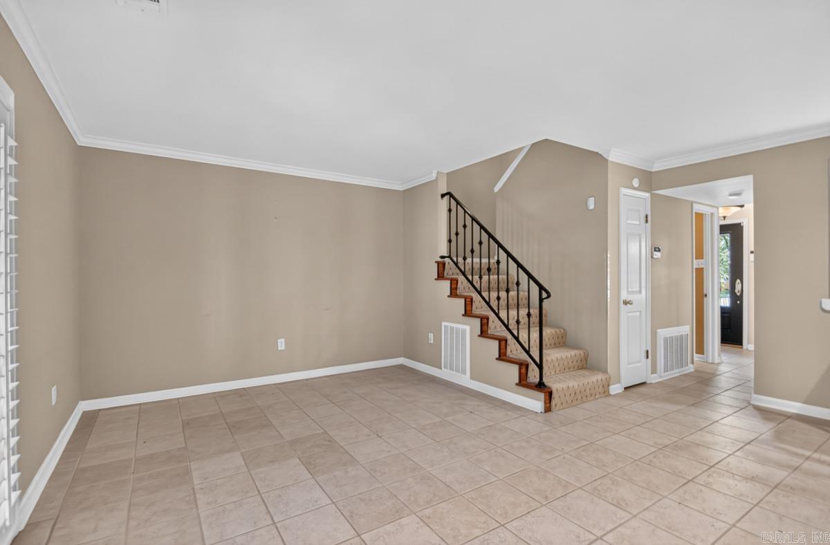 13 Kingsbridge Way — photo 5