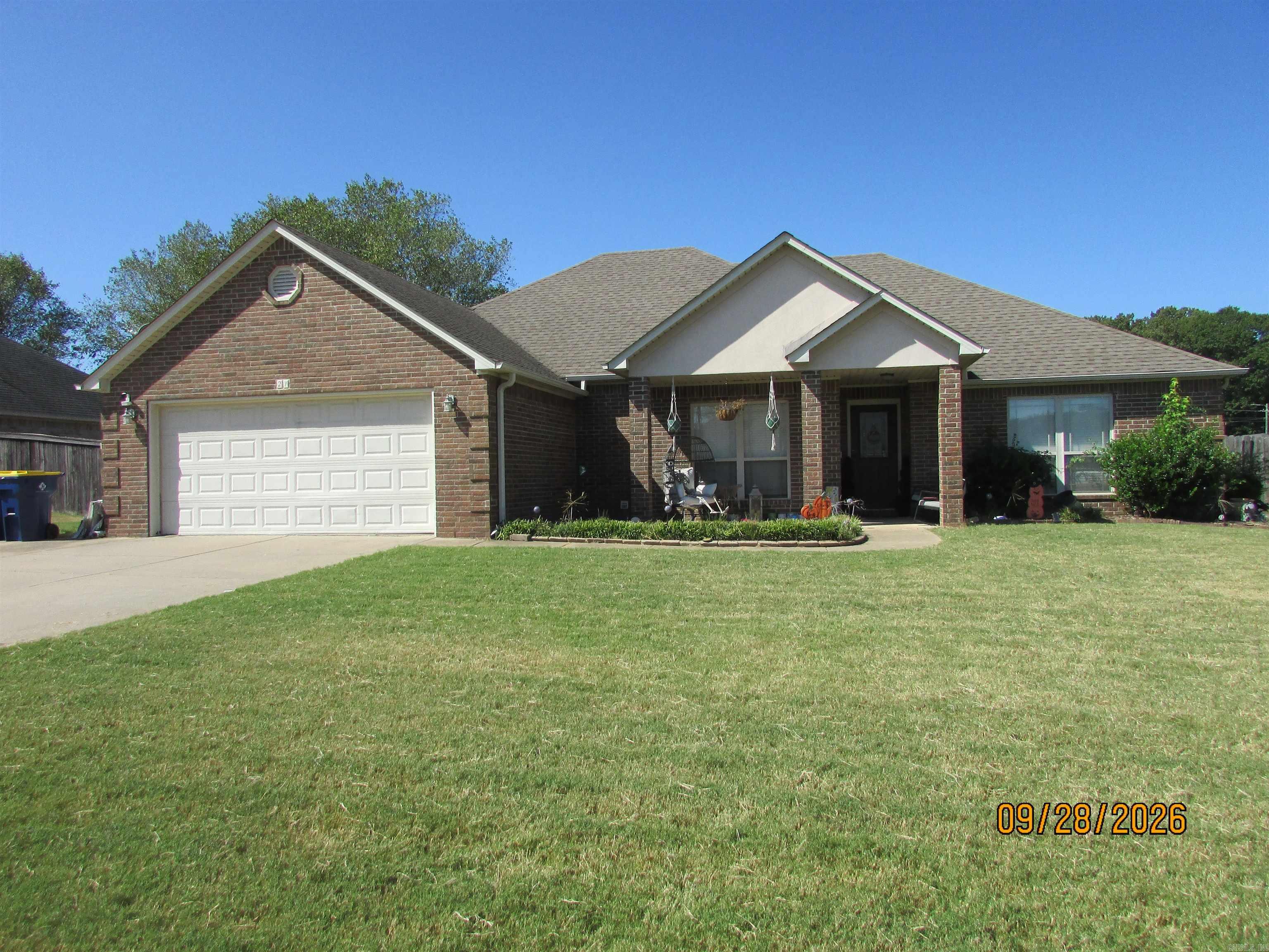 21 Daytona Dr — exterior