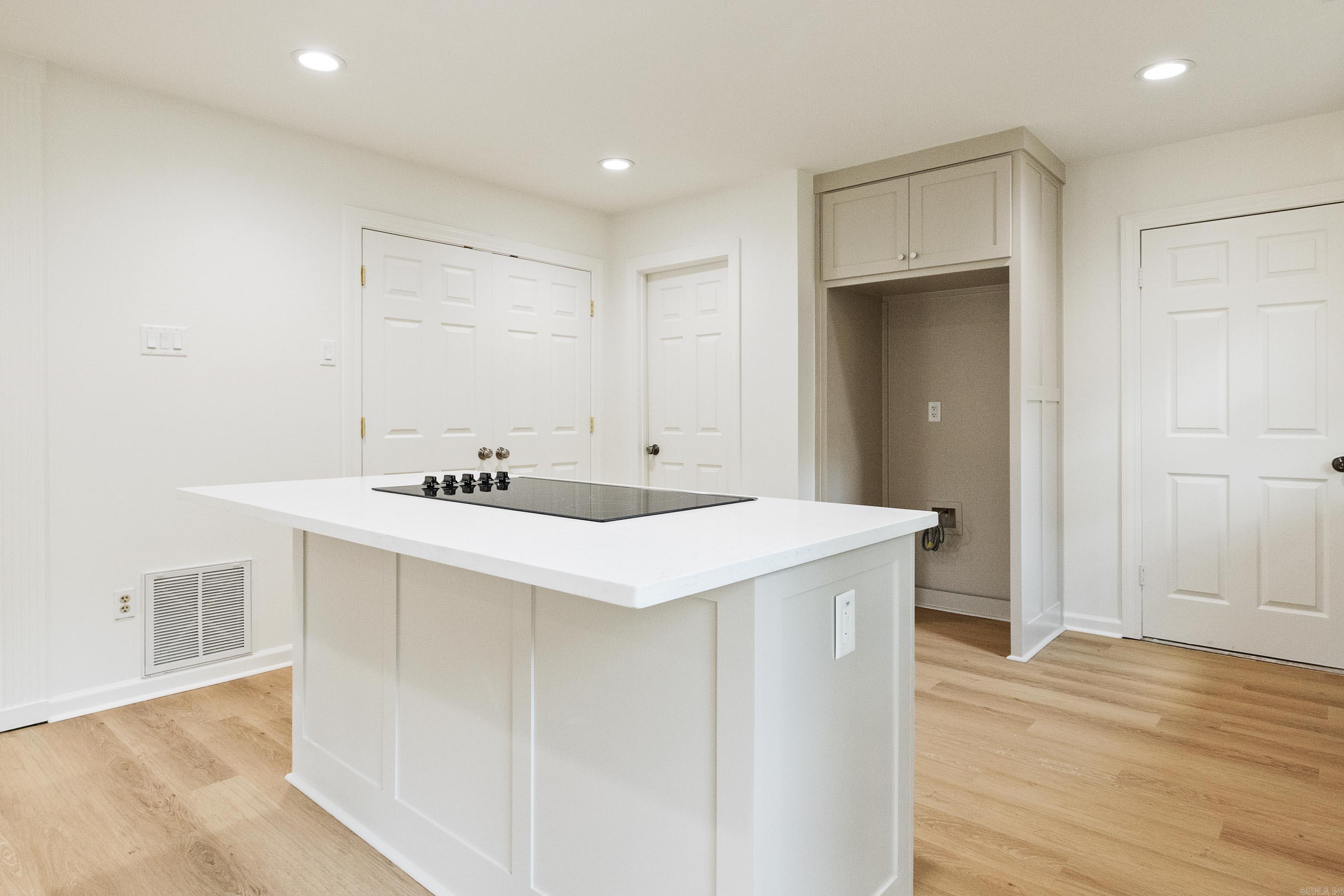 2711 Janet  Benton, AR