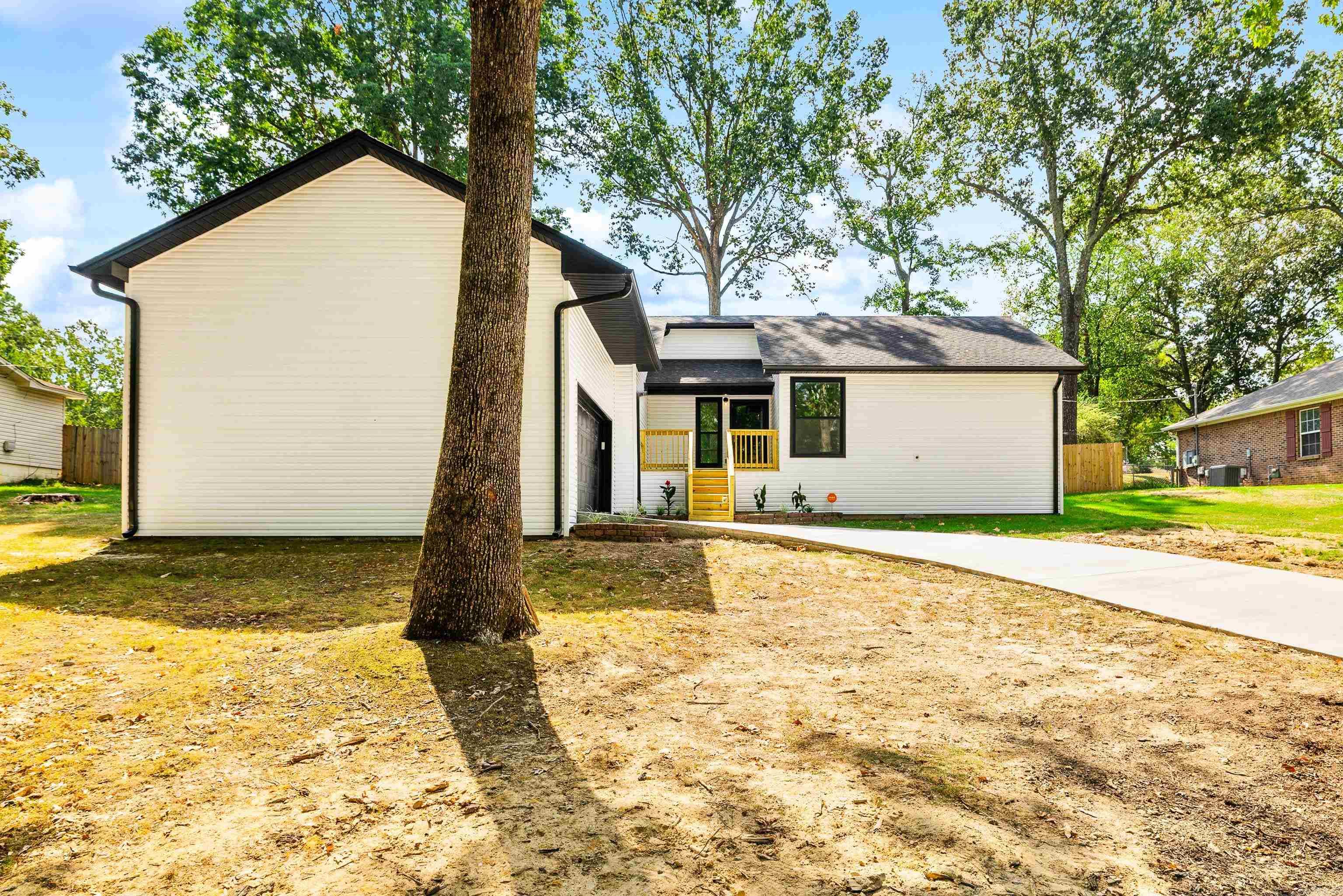 2711 Janet  Benton, AR