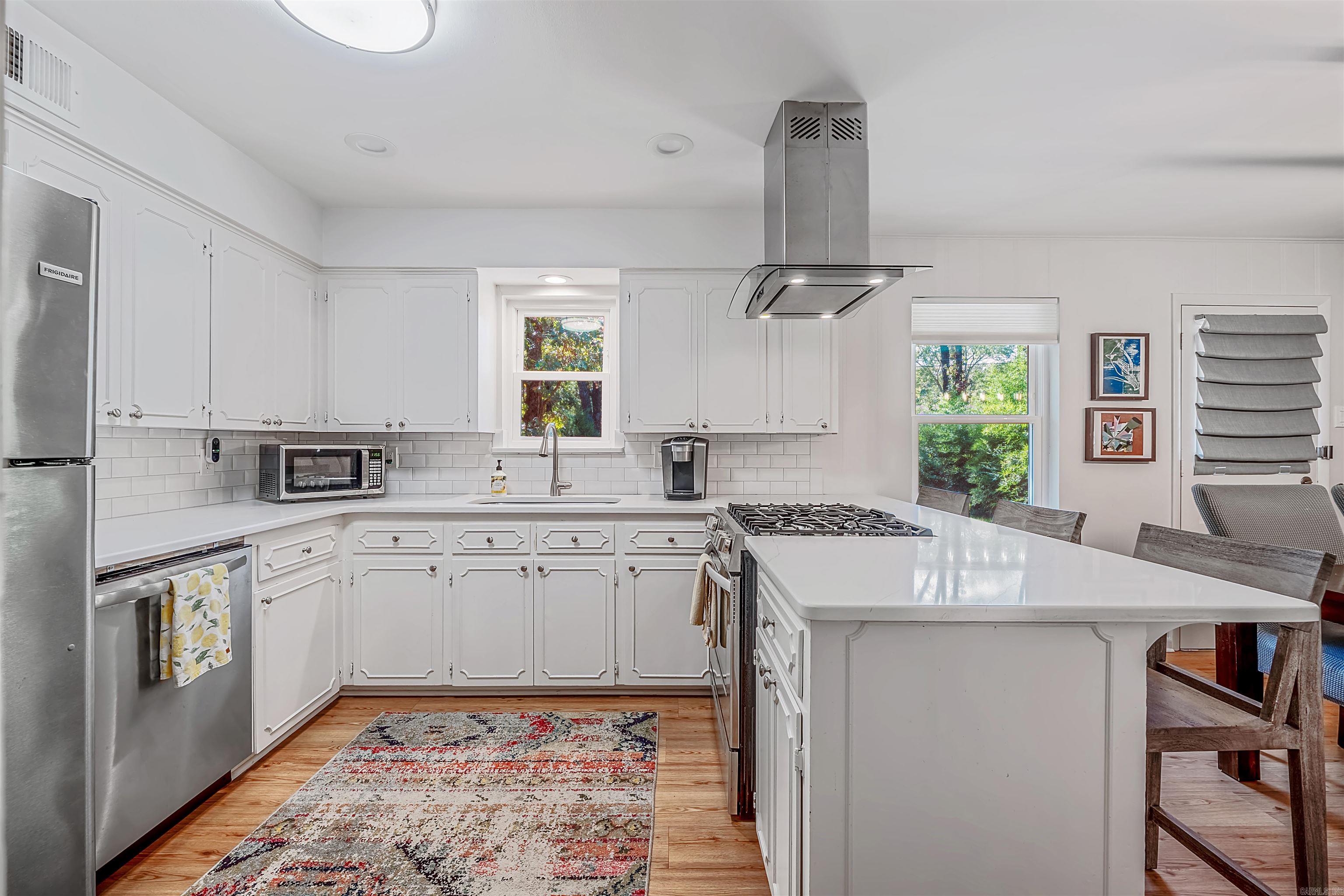7307 L Street — photo 3