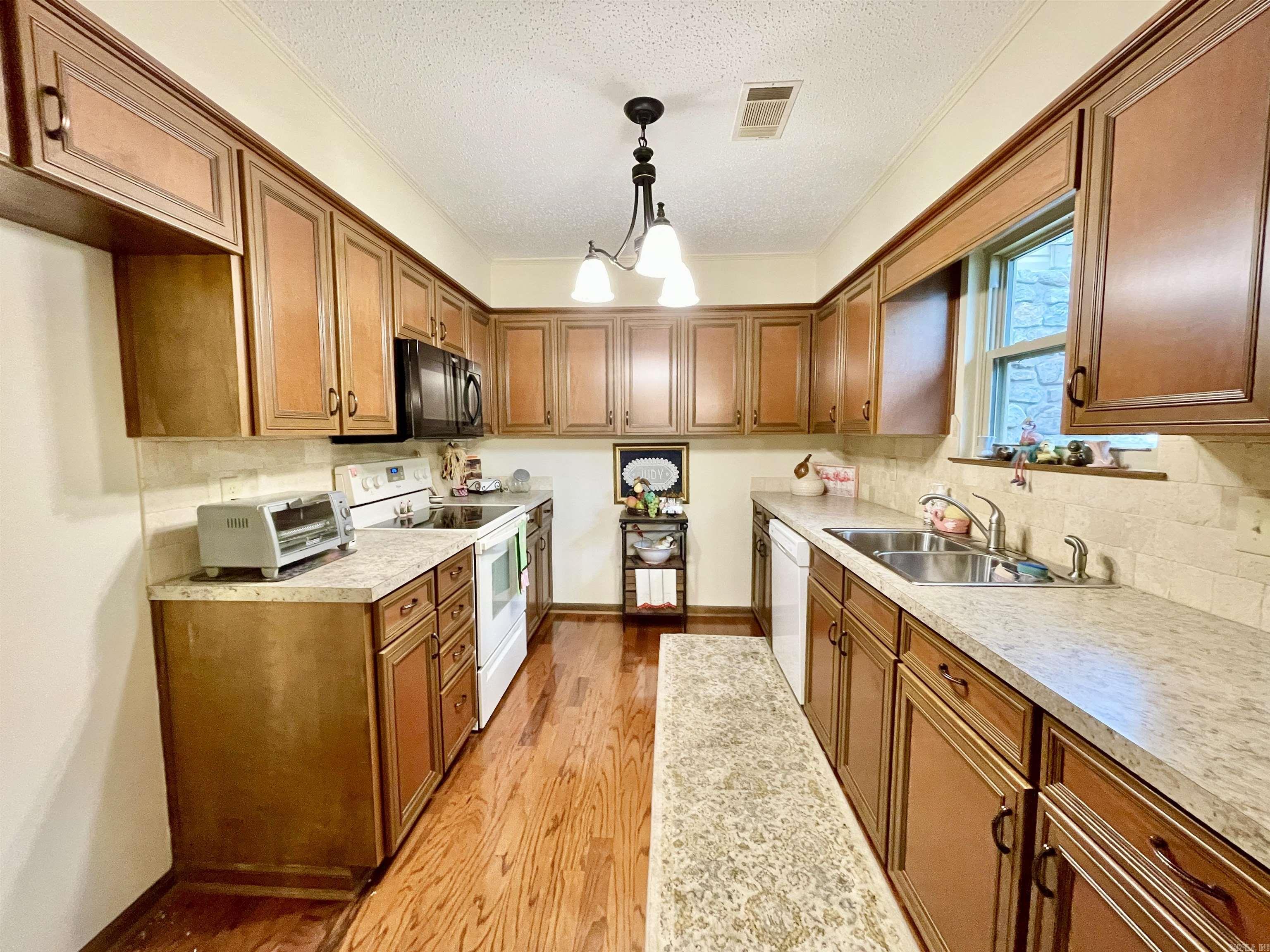 6 Weatherwood Lane  Maumelle, AR