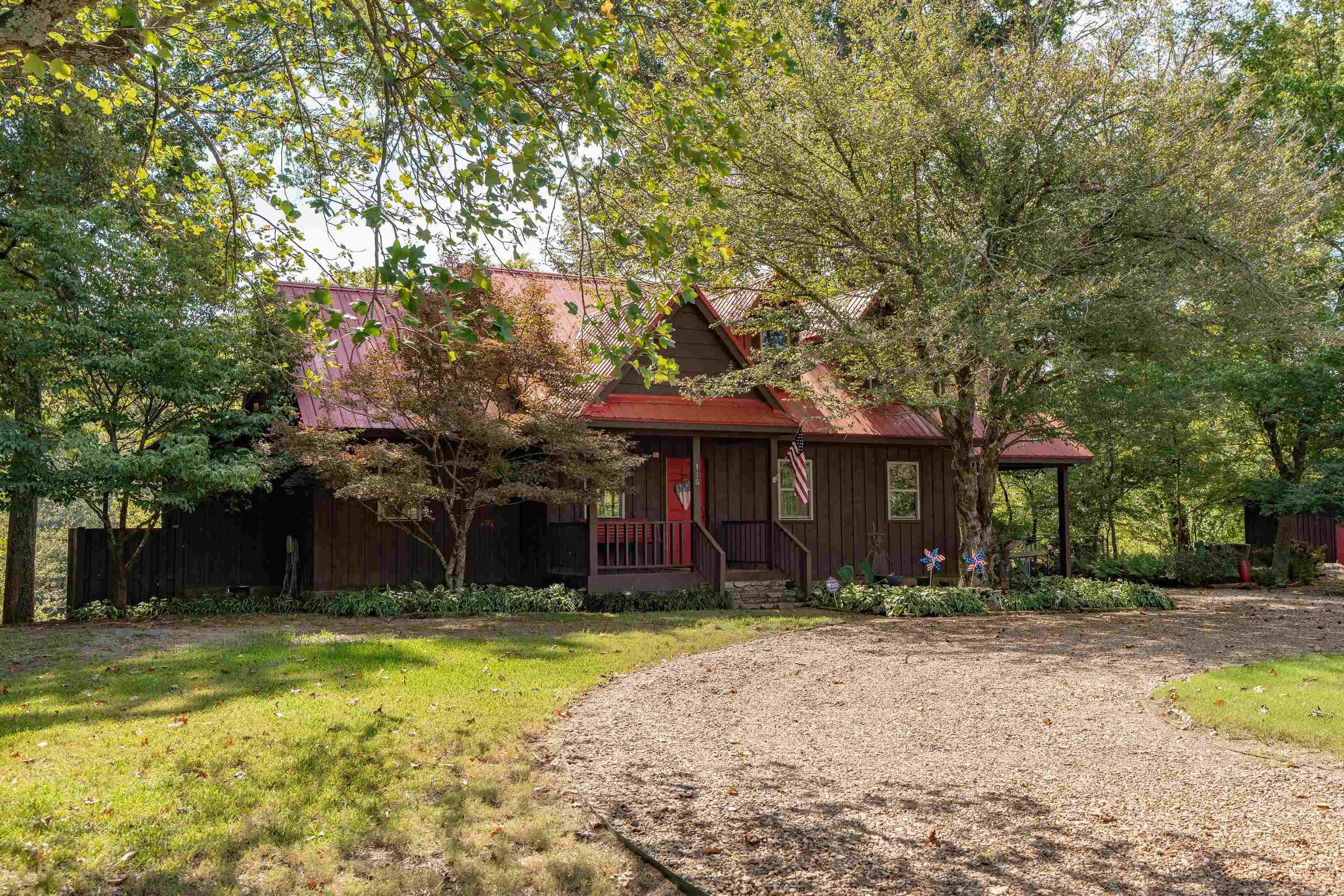 115 River Drive Estates — exterior
