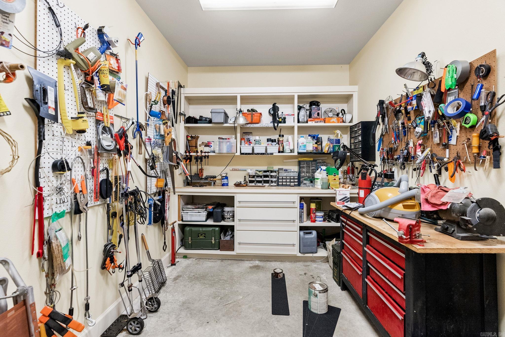 7 Crystal Mountain Cove Maumelle, AR 72113