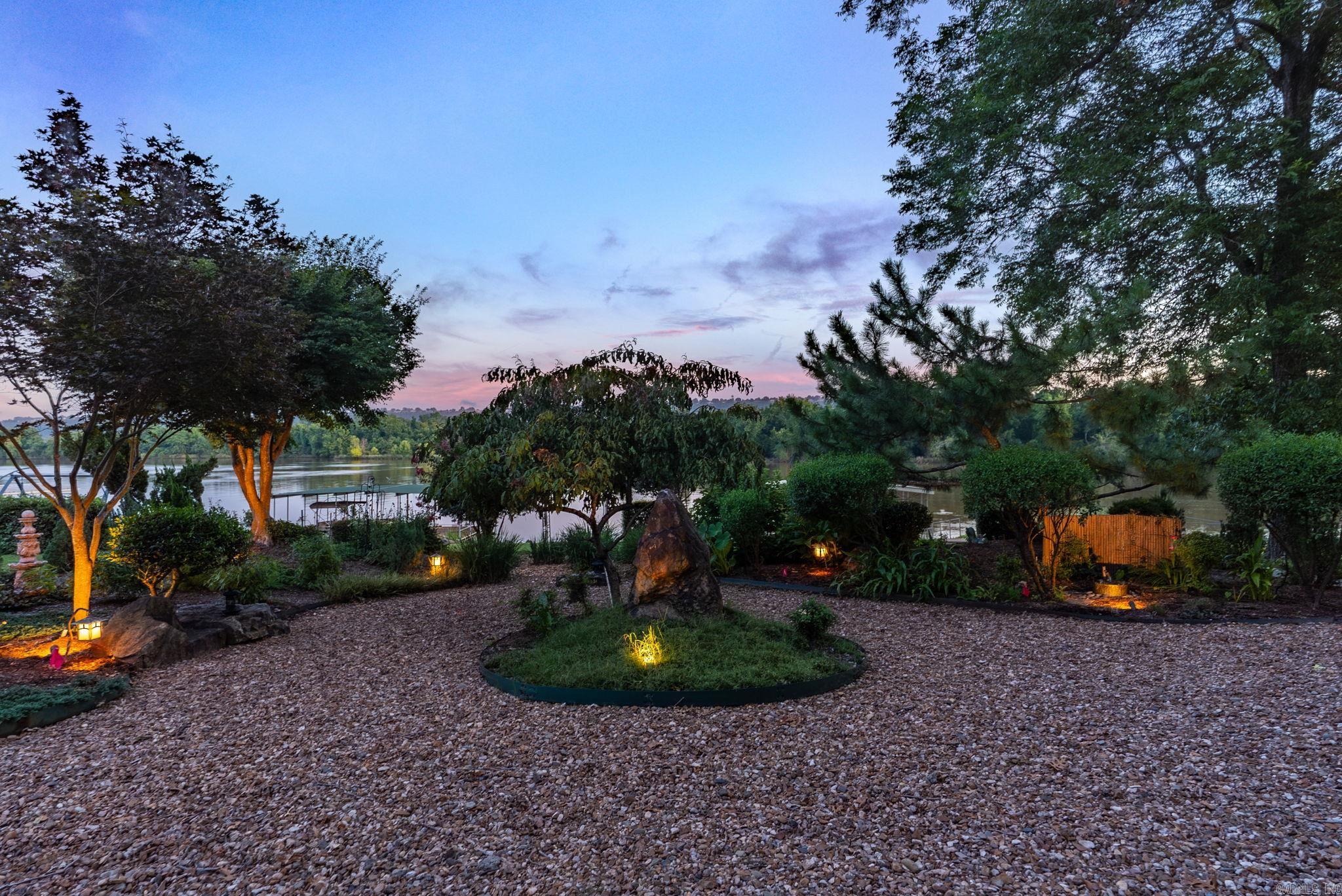 7 Crystal Mountain Cove Maumelle, AR 72113