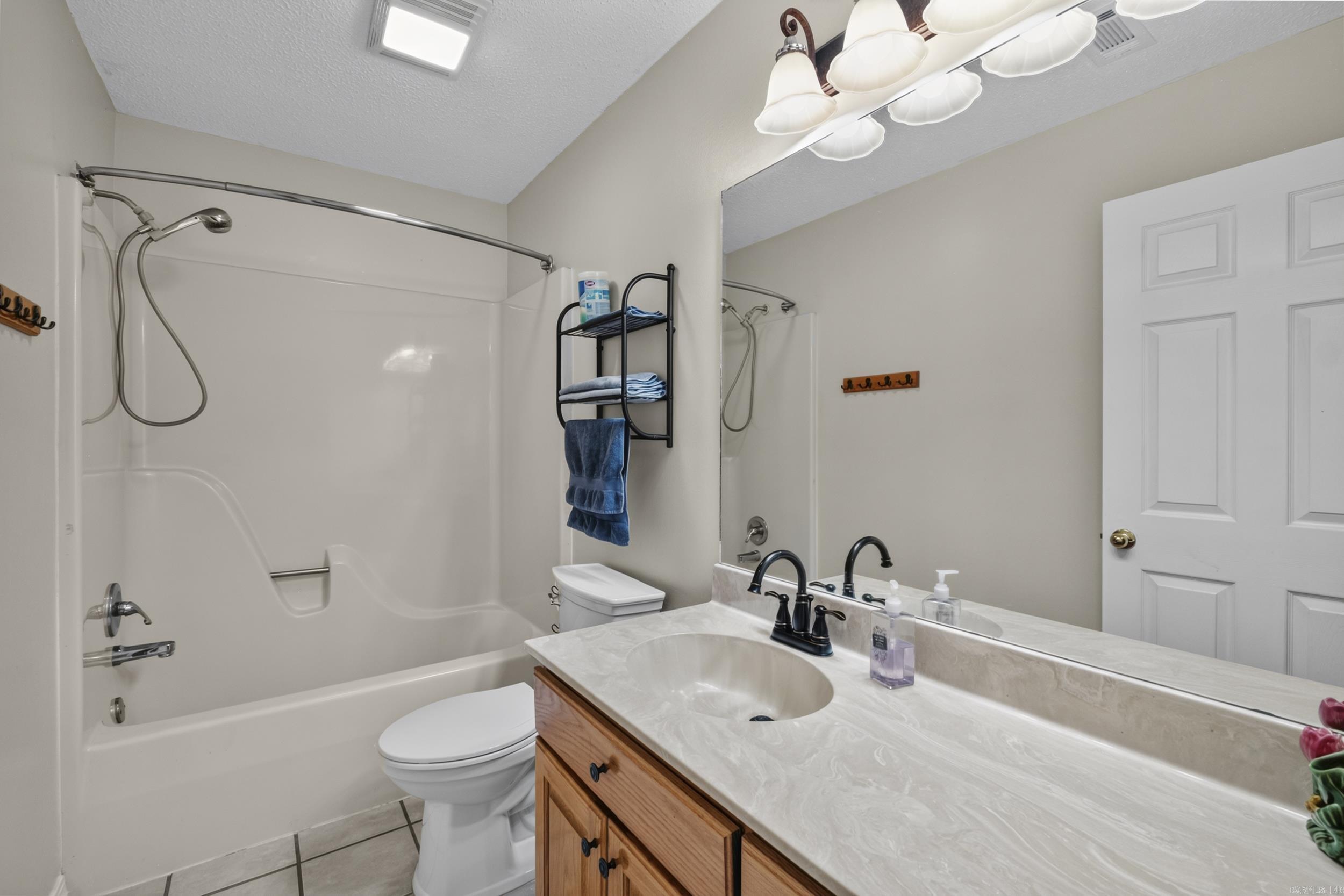 21400 Eddie  Hensley, AR
