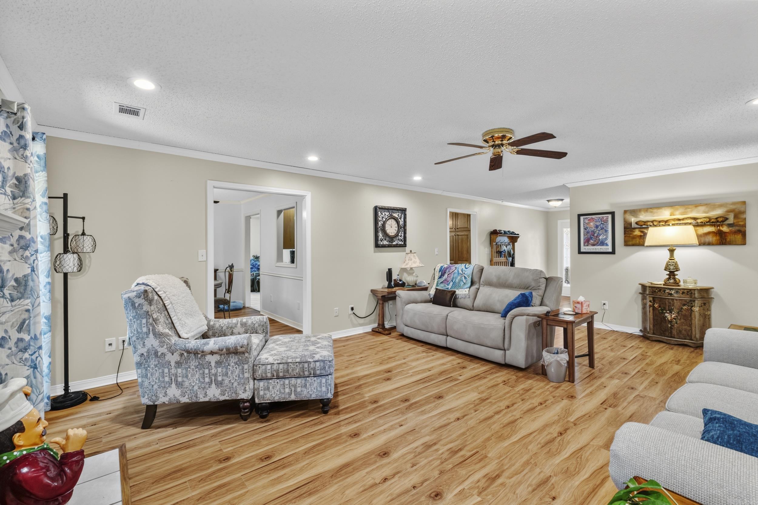 21400 Eddie  Hensley, AR