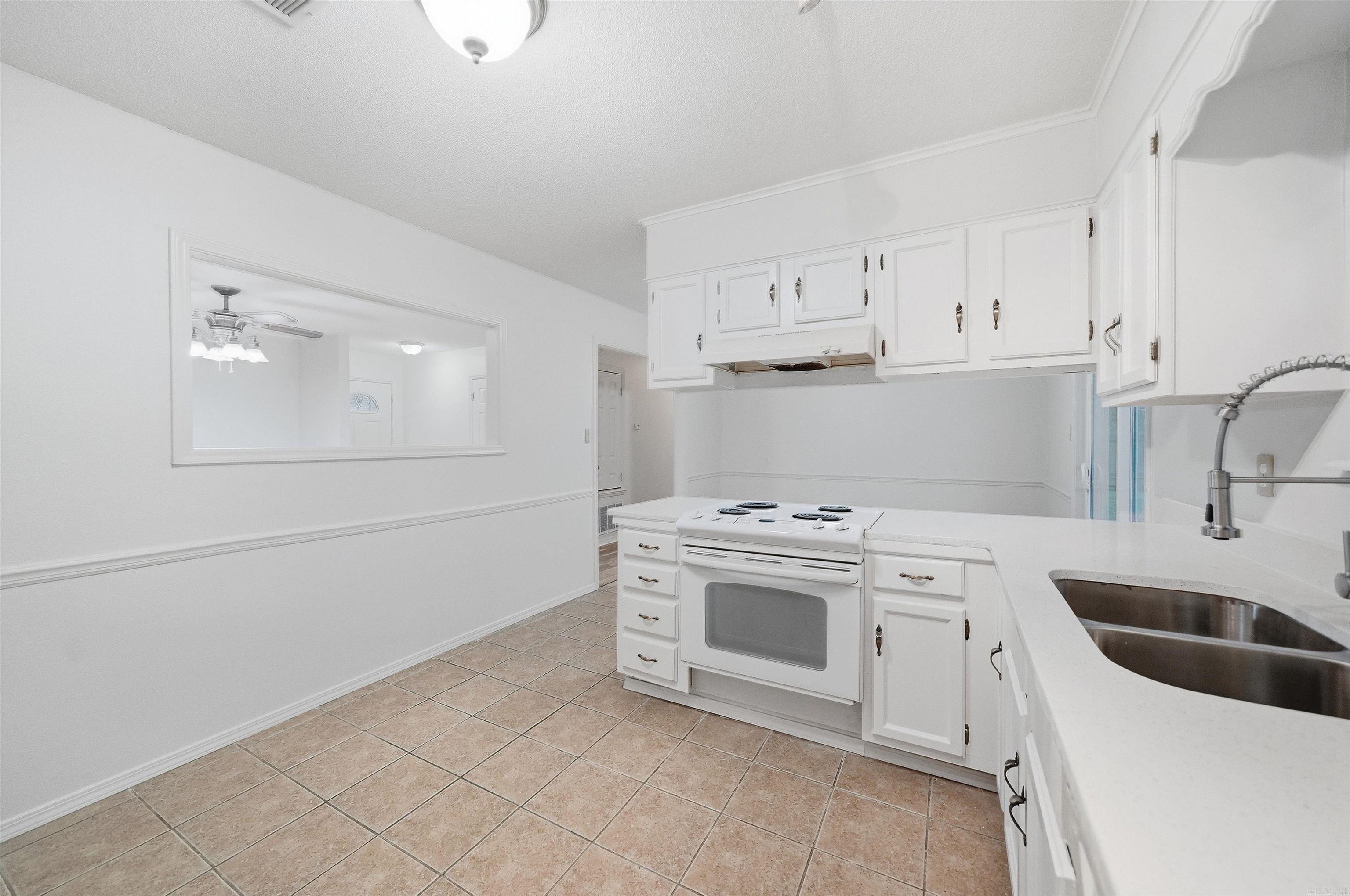 2301 Carywood Dr  Bryant, AR