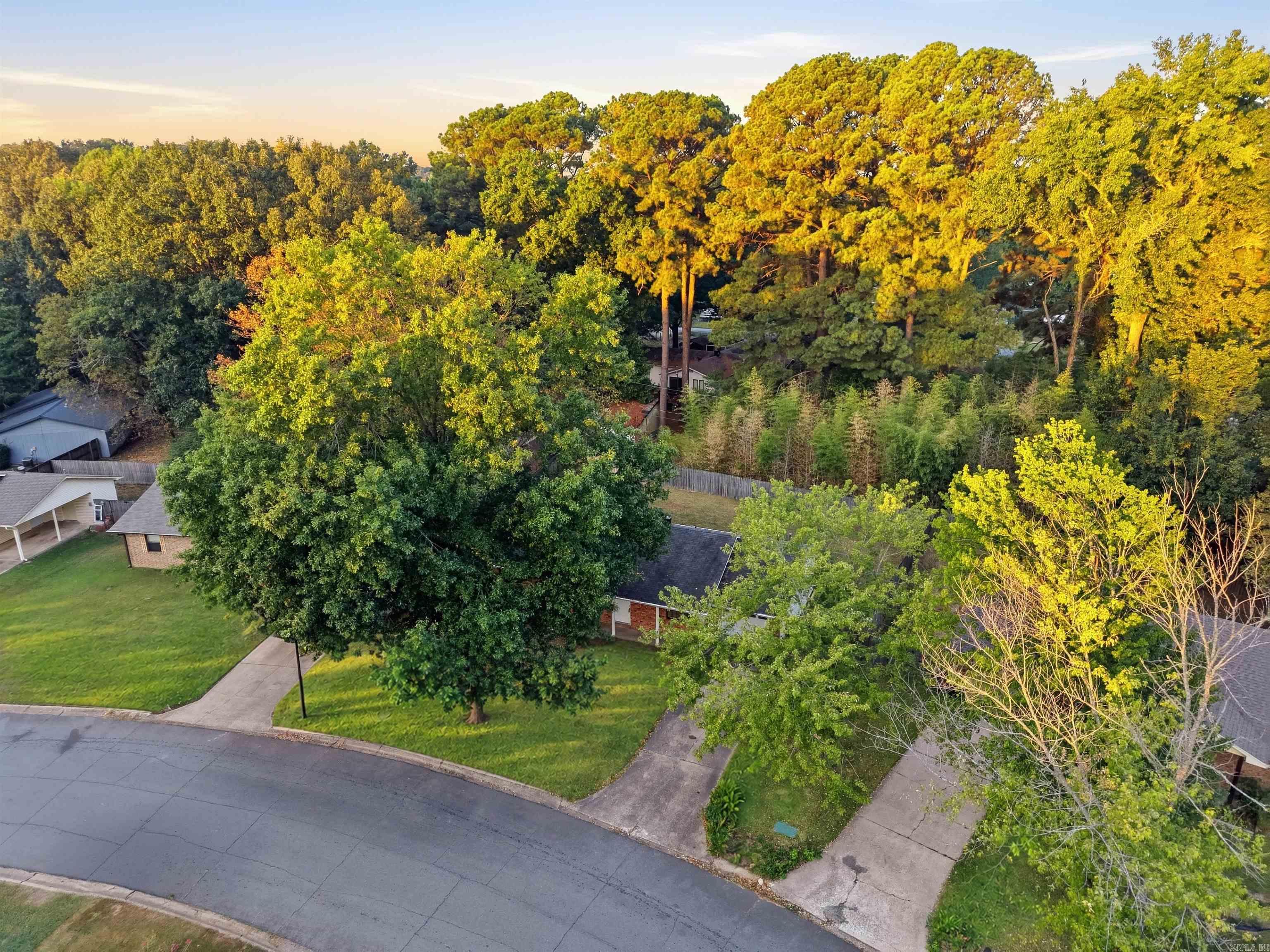 2301 Carywood Dr  Bryant, AR