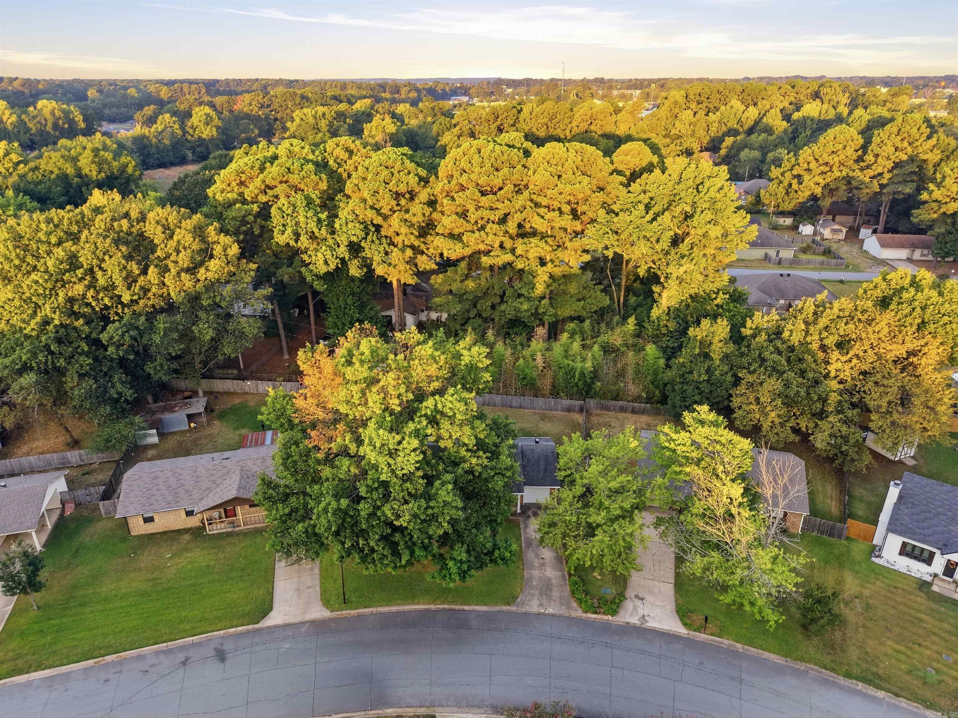 2301 Carywood Dr  Bryant, AR