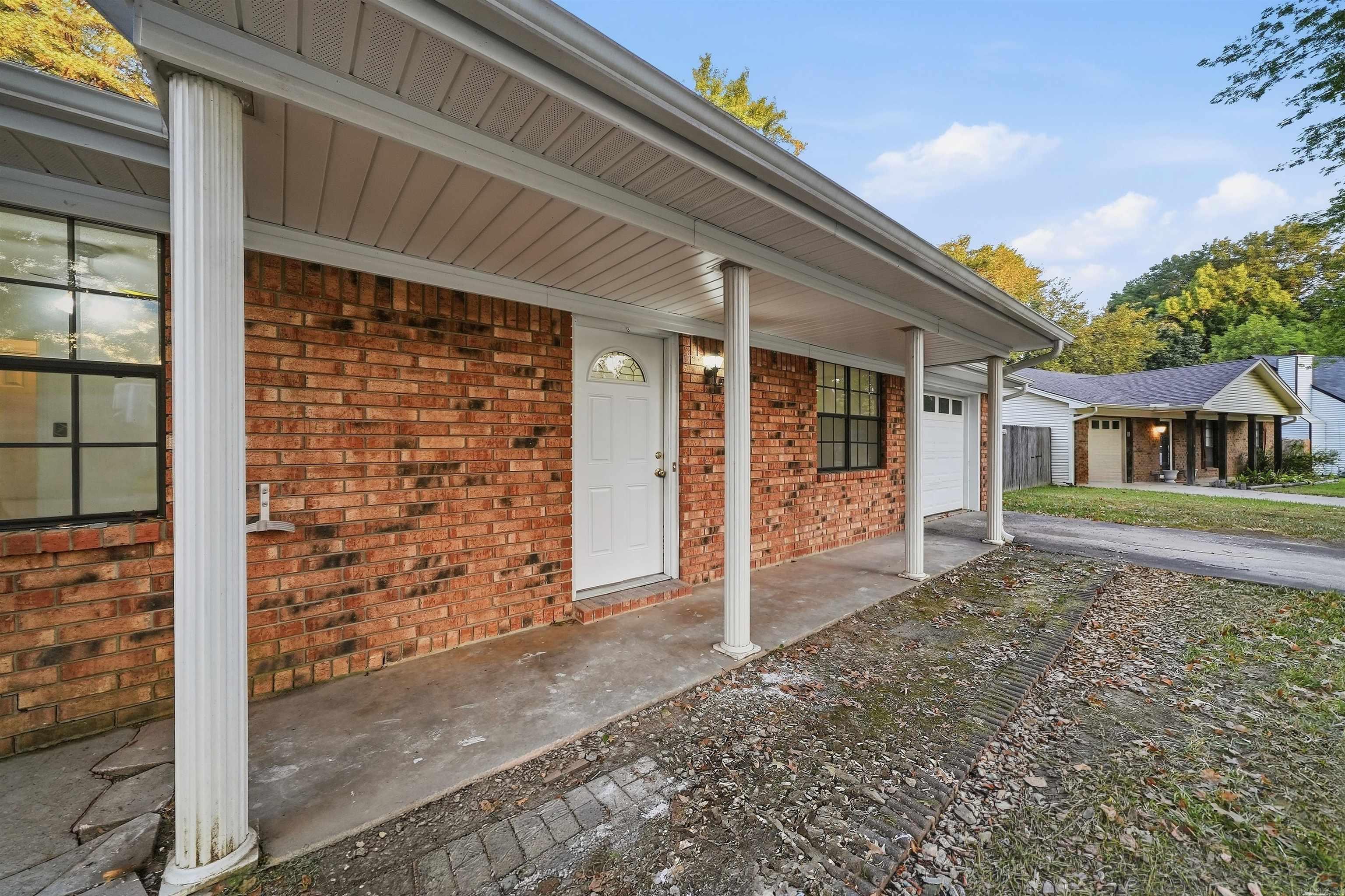 2301 Carywood Dr  Bryant, AR