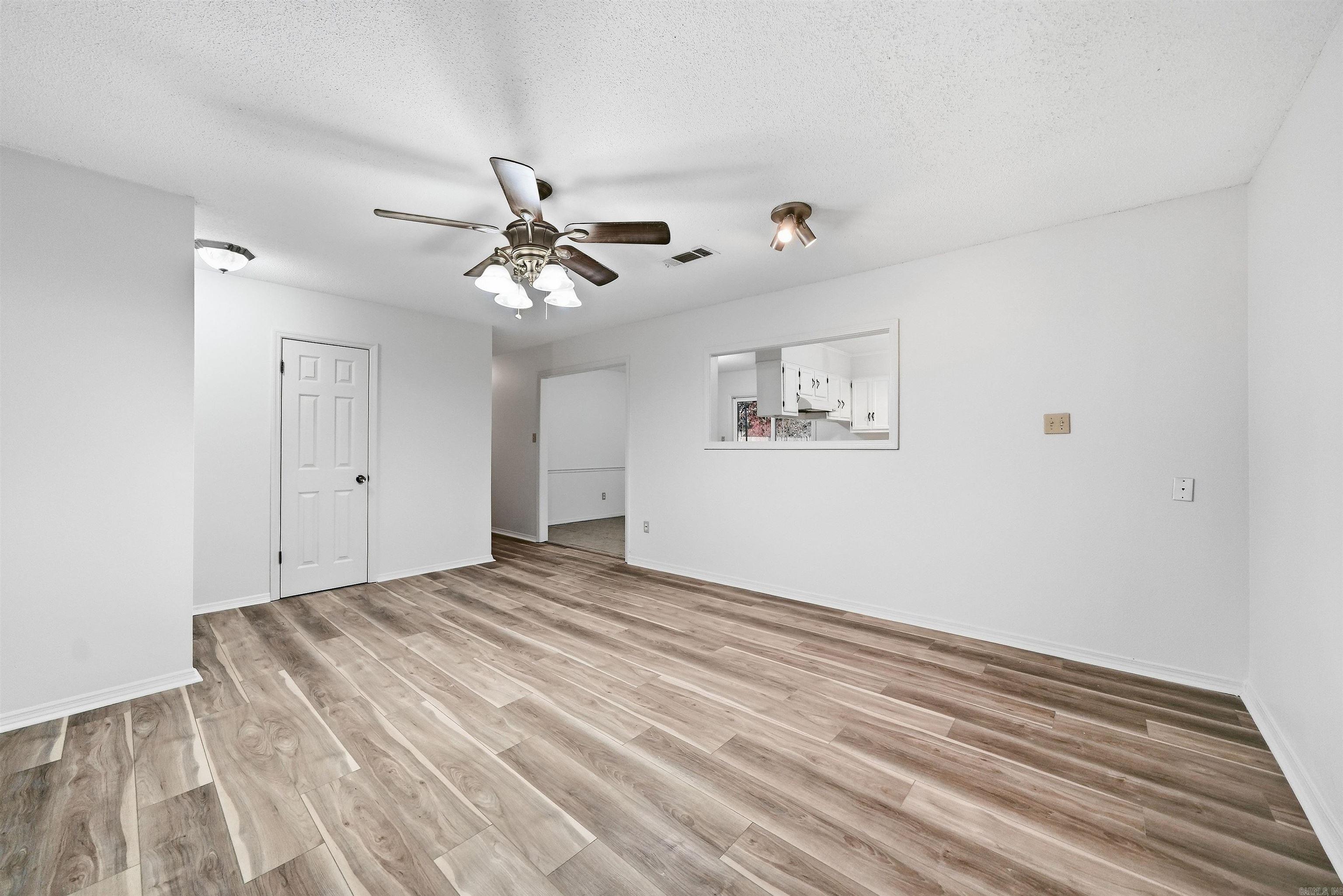 2301 Carywood Dr  Bryant, AR